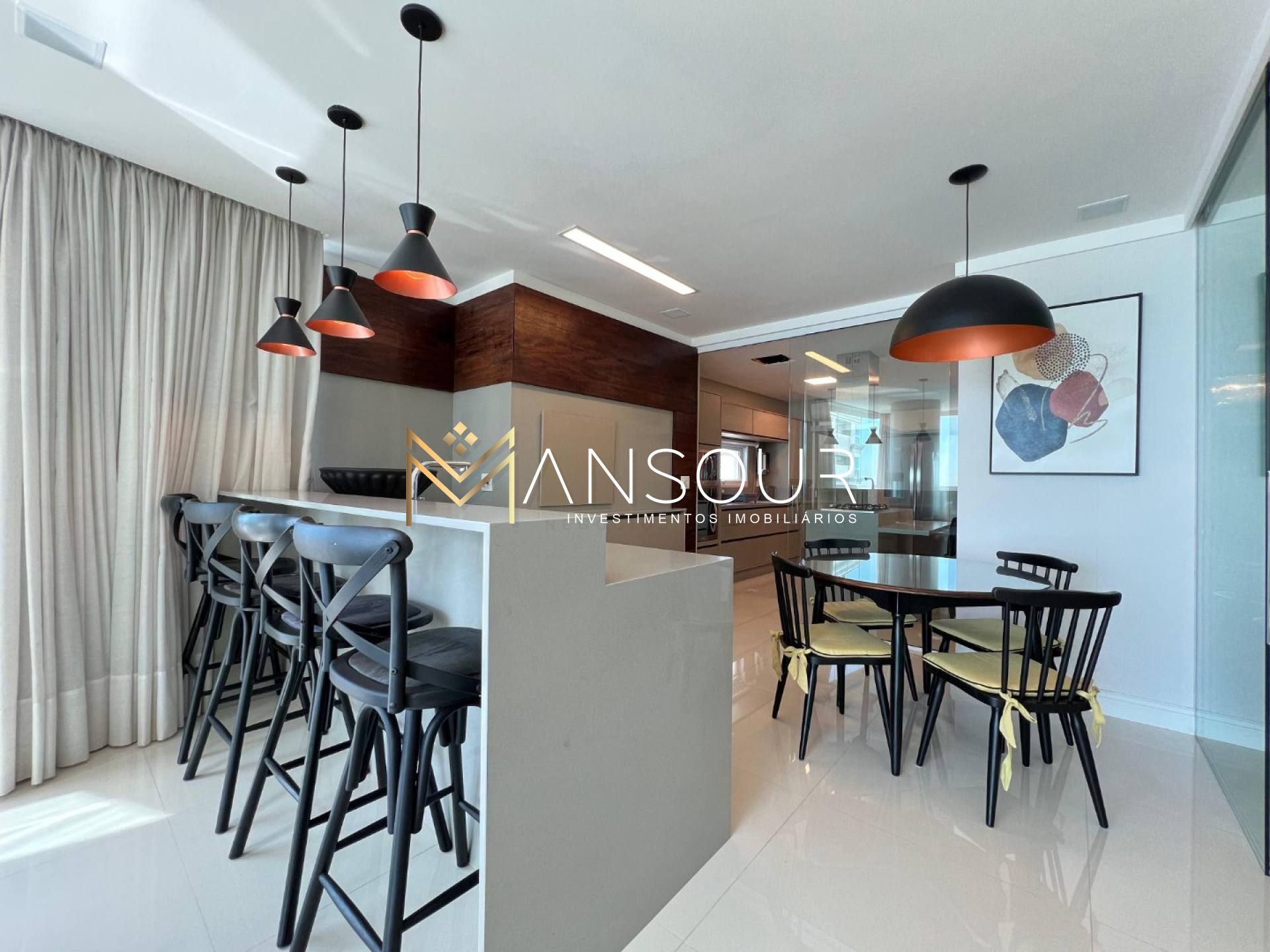 MOBILIADO Apartamento com 04 suítes