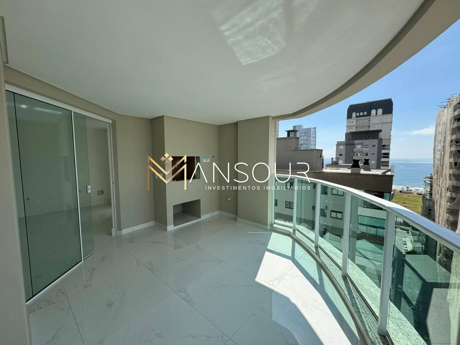 OPORTUNIDADE Apartamento 03 suítes