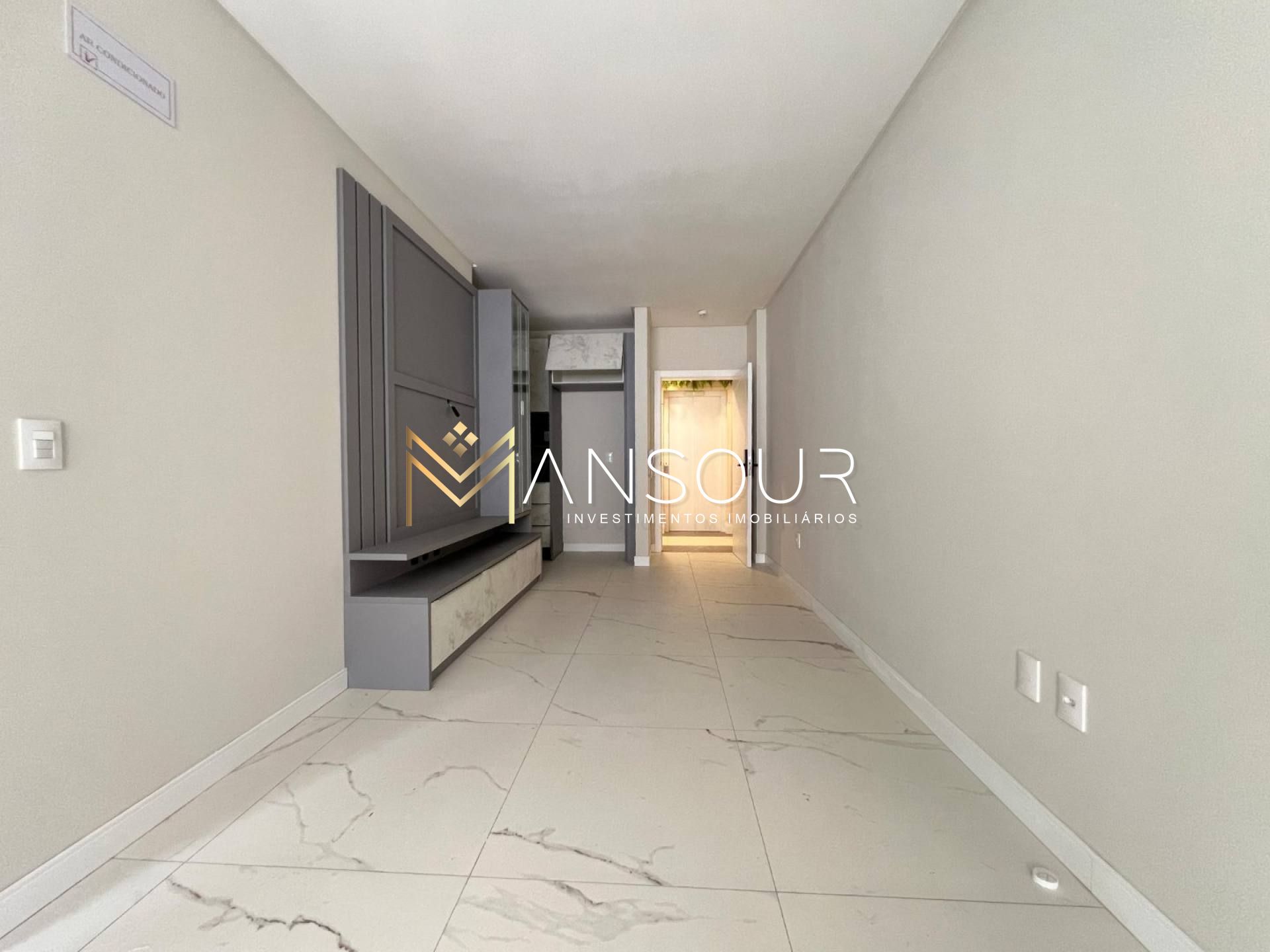 SEMI MOBILIADO Apartamento 02 Dormitórios sendo 01 suíte