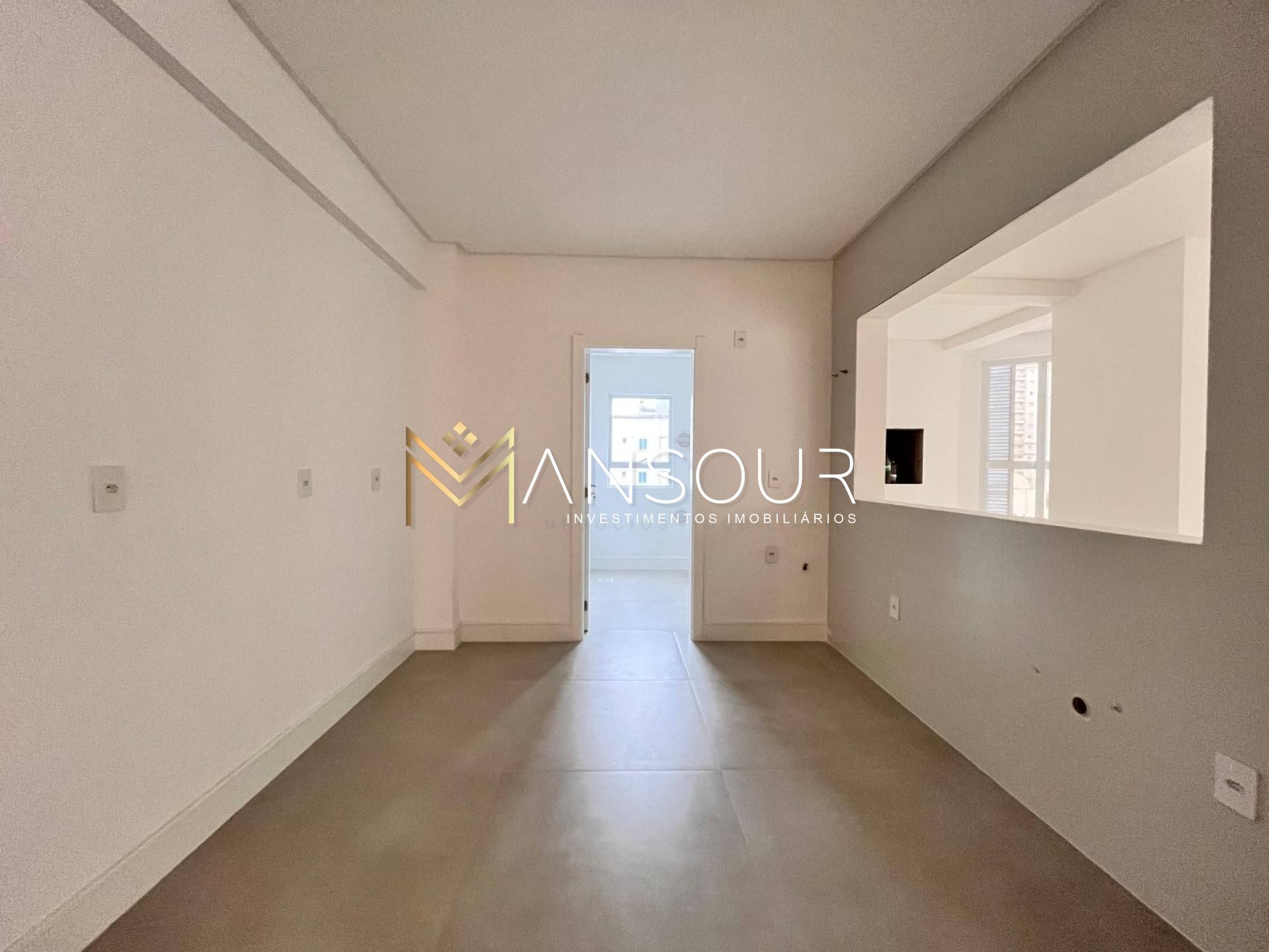 MEIA PRAIA Apartamento 03 suítes
