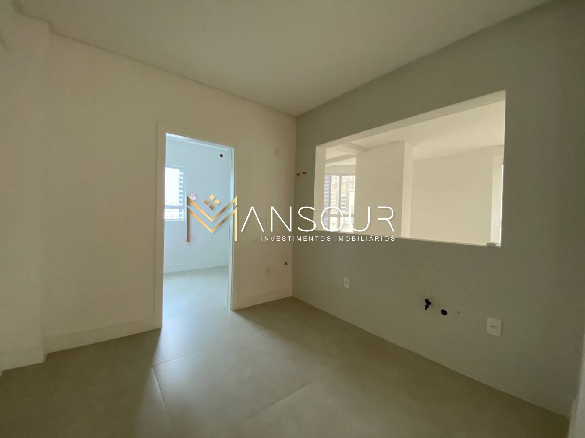 MEIA PRAIA Apartamento 03 suítes