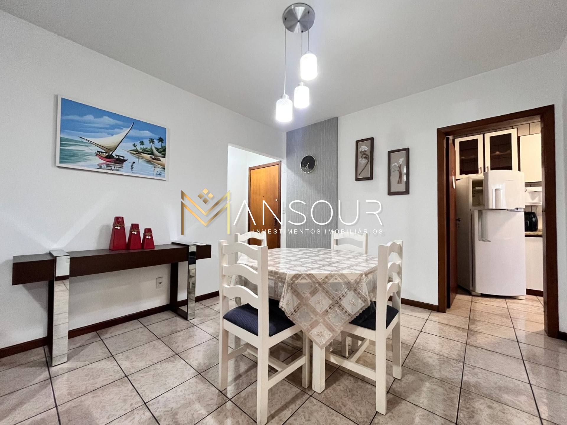 BEM LOCALIZADO Apartamento 02 Dormitórios sendo 01 suíte