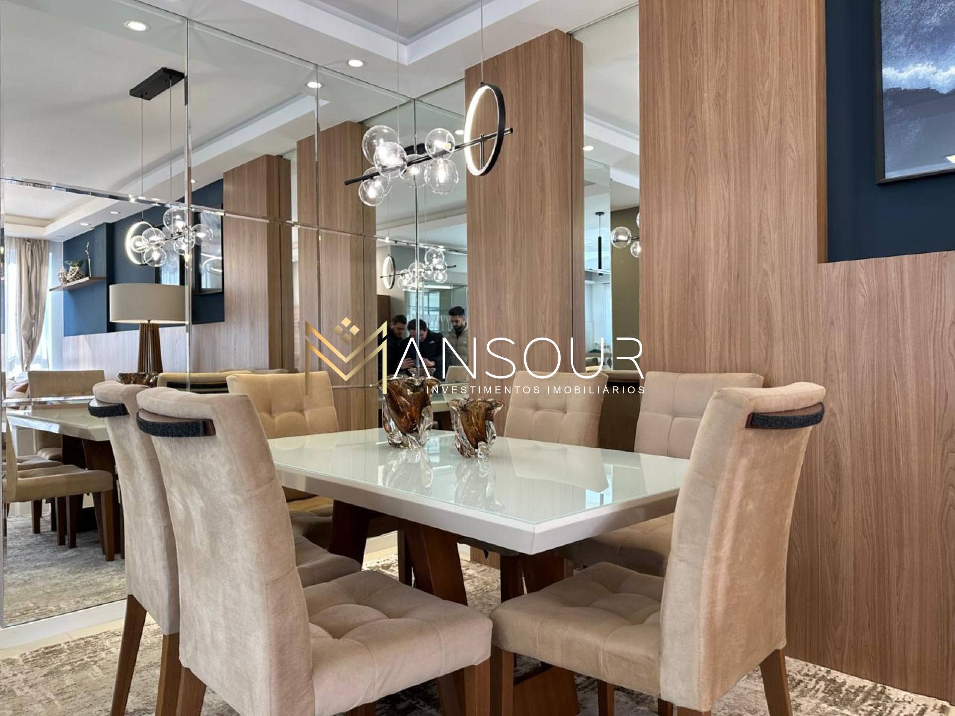 FINAMENTE MOBILIADO Apartamento 03 suítes