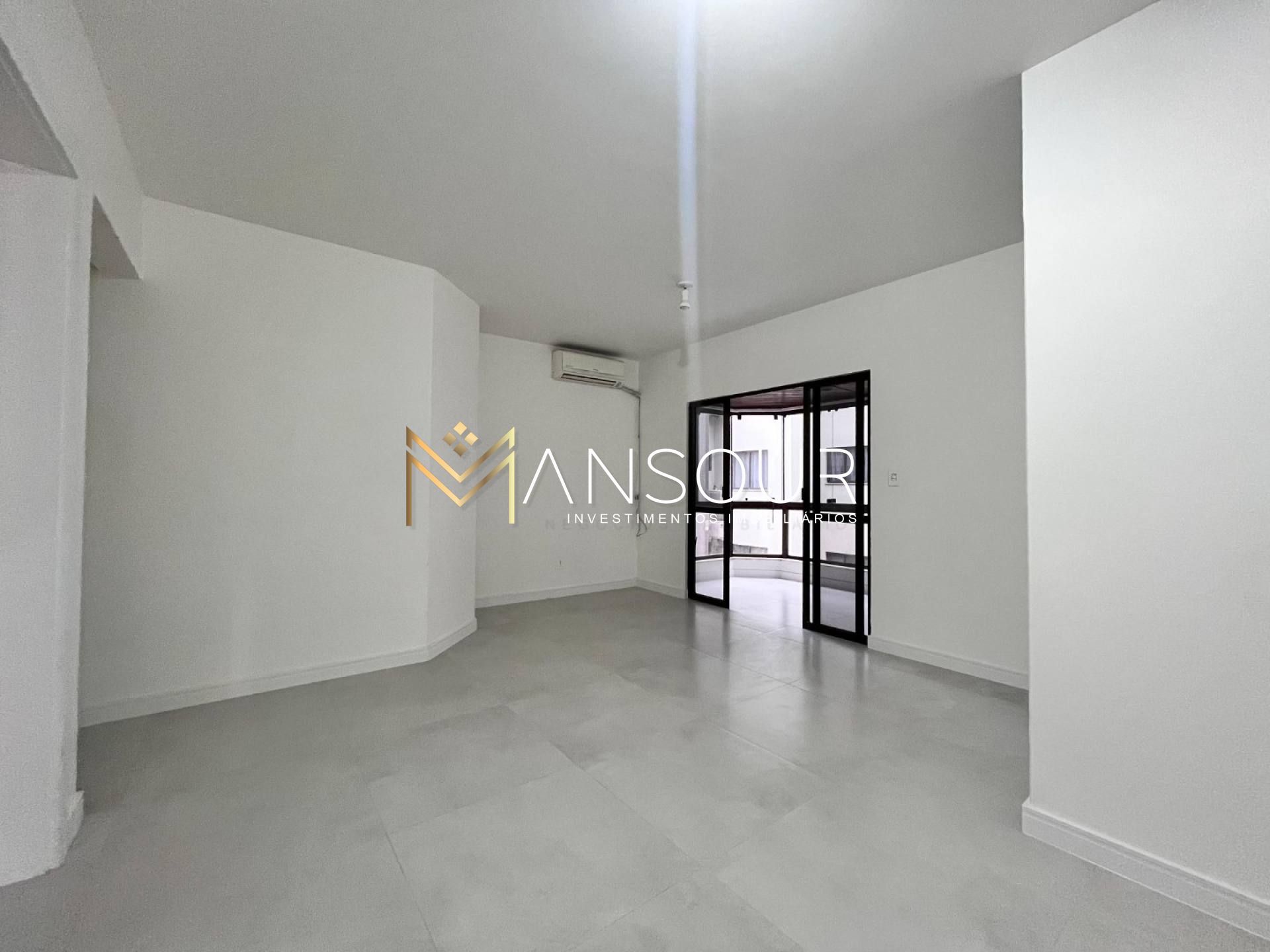 MEIA PRAIA Apartamento 02 Dormitórios sendo 01 suíte