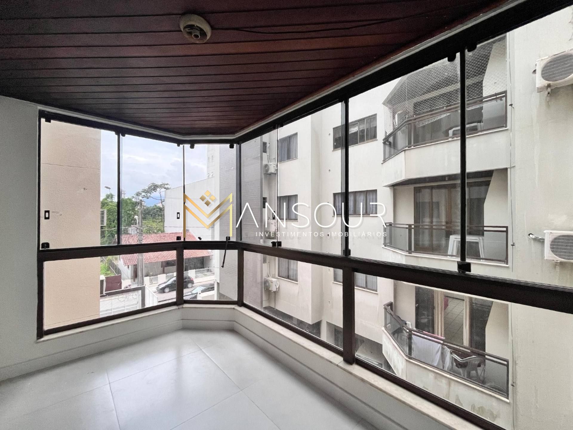MEIA PRAIA Apartamento 02 Dormitórios sendo 01 suíte