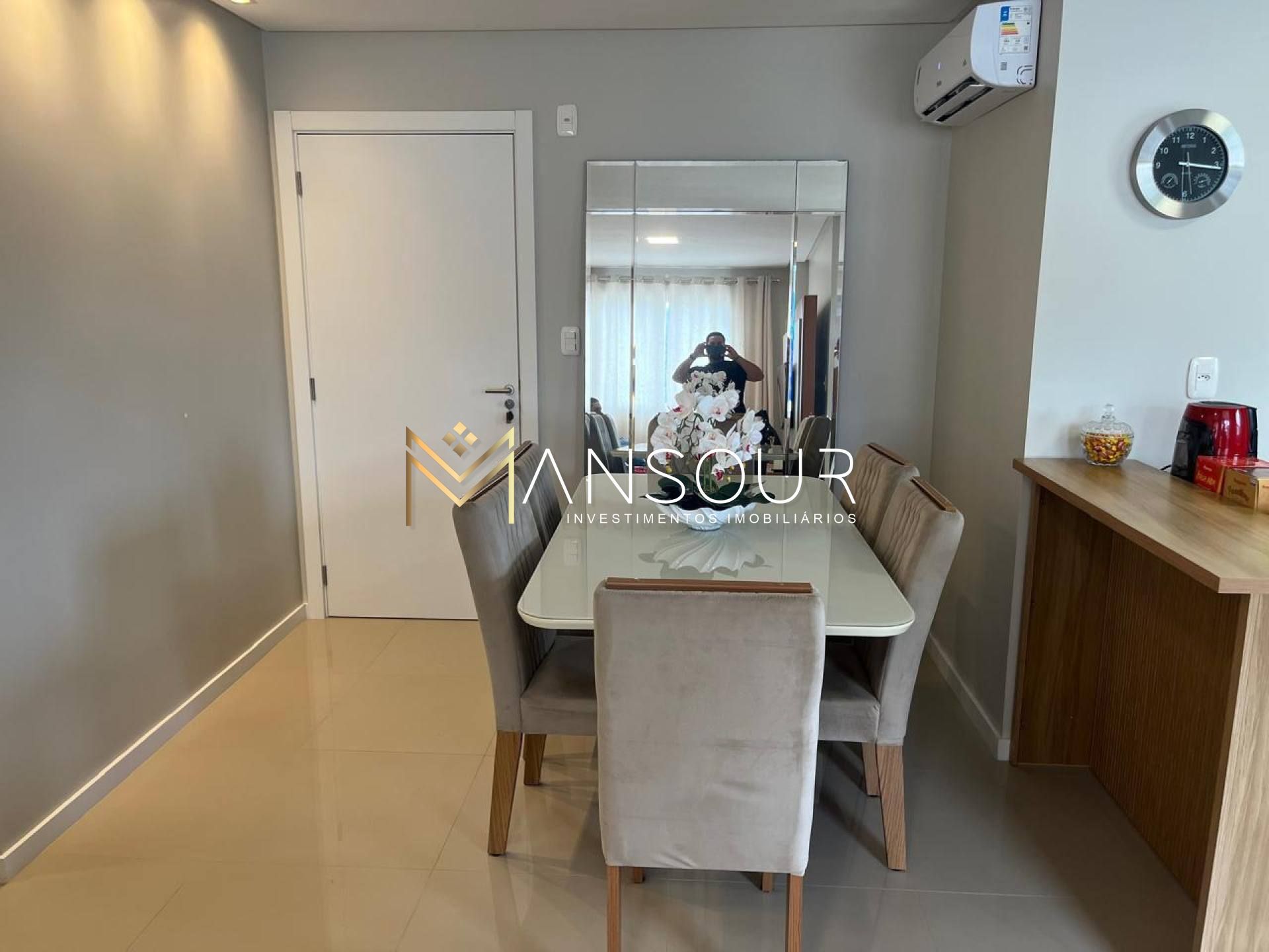 MOBILIADO Apartamento 02 Dormitórios sendo 01 suíte