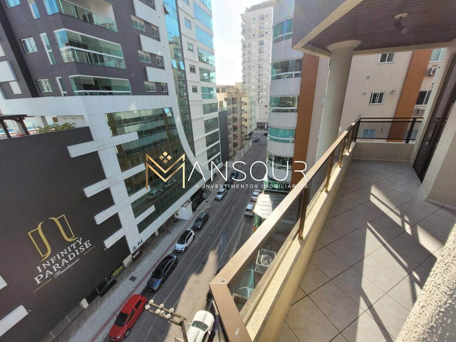 MOBILIADO Apartamento 03 Dormitórios sendo 01 suíte