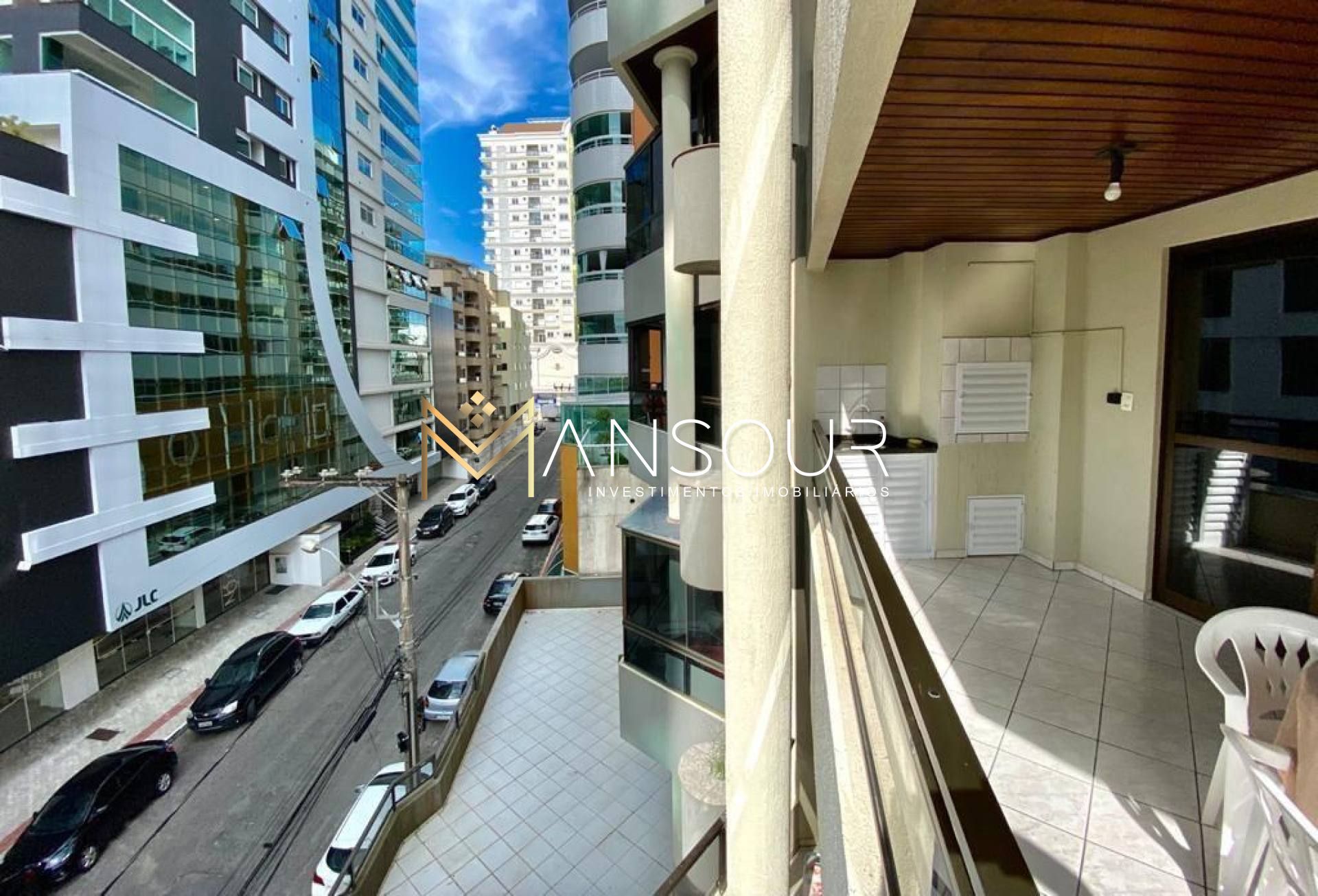 MOBILIADO Apartamento 03 Dormitórios sendo 01 suíte