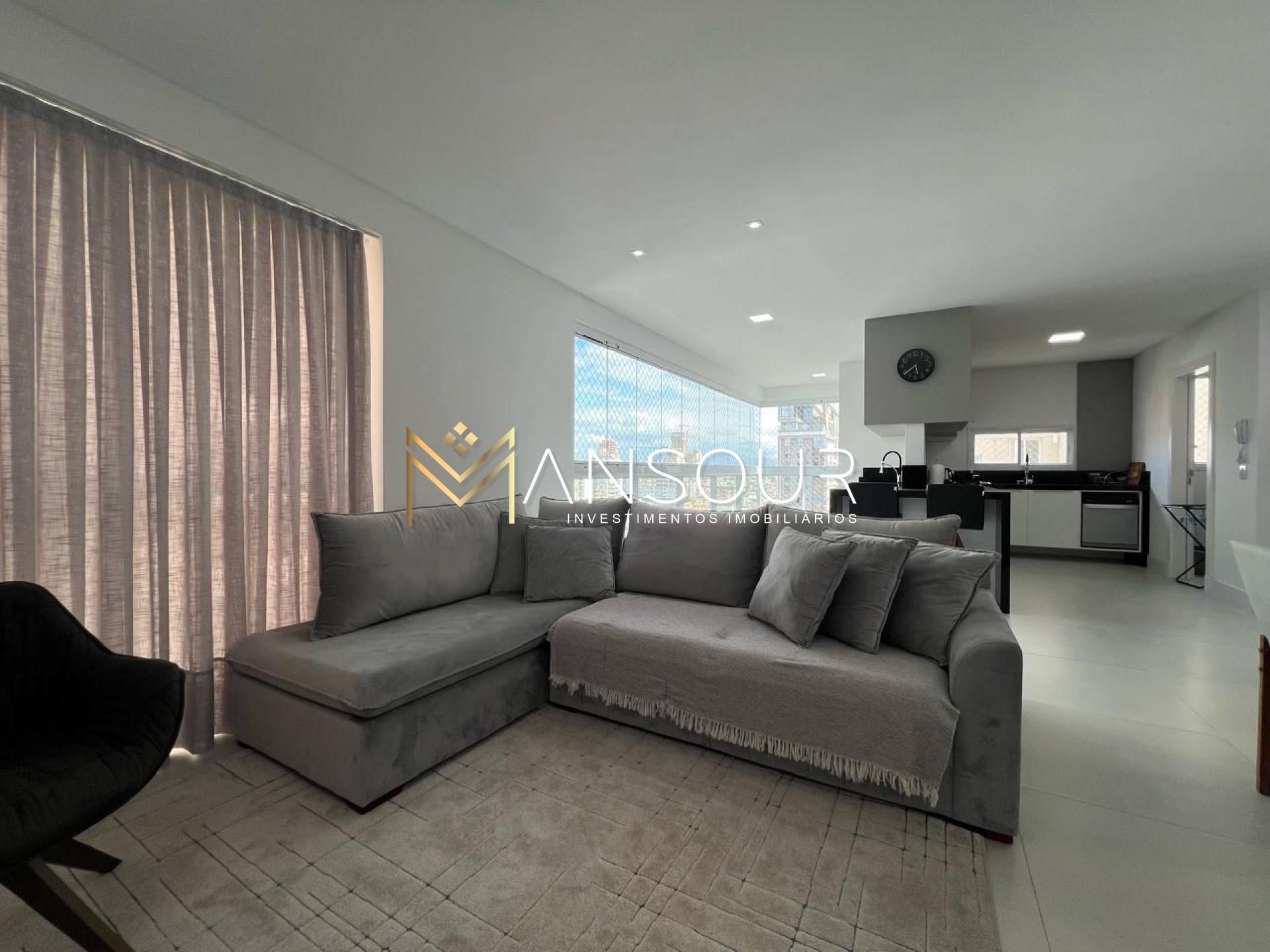 MOBILIADO Apartamento 03 suítes