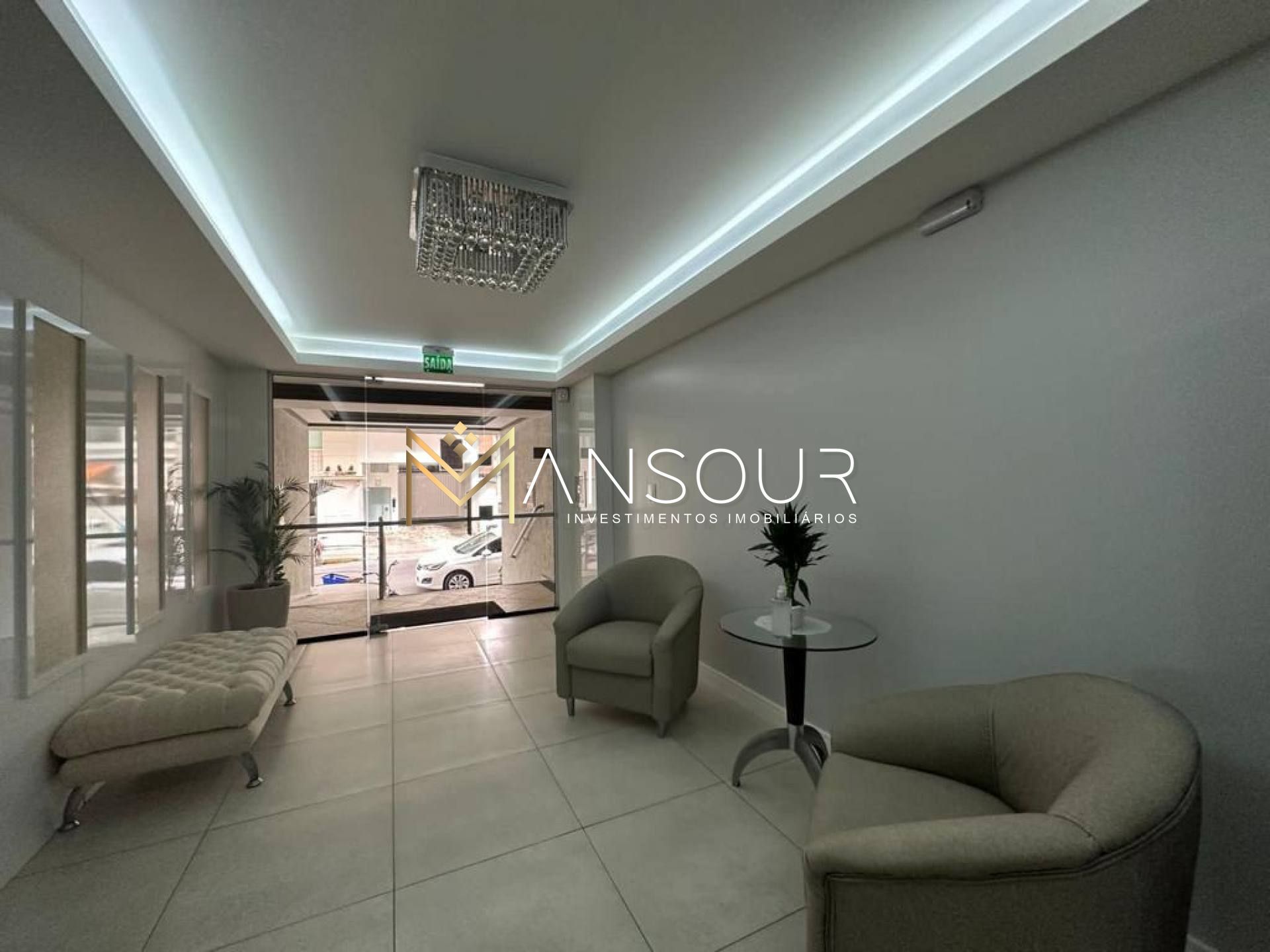 MEIA PRAIA  Apartamento 03 Dormitórios sendo 01 suíte