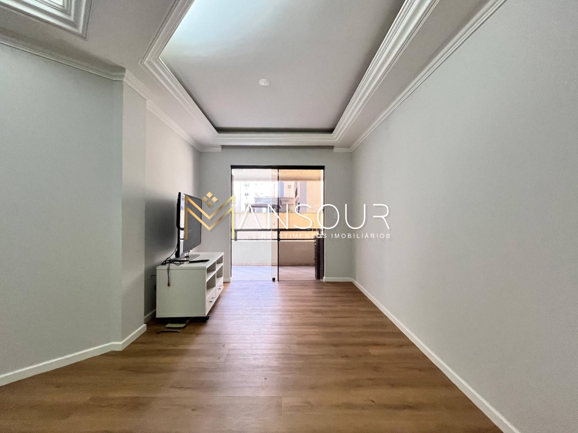 MEIA PRAIA  Apartamento 03 Dormitórios sendo 01 suíte