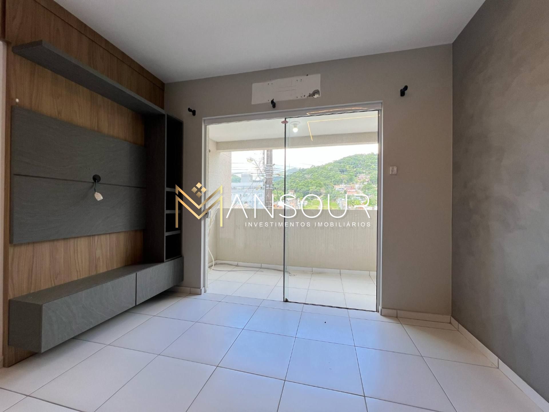 SEMI MOBILIADO Apartamento 02 Dormitórios