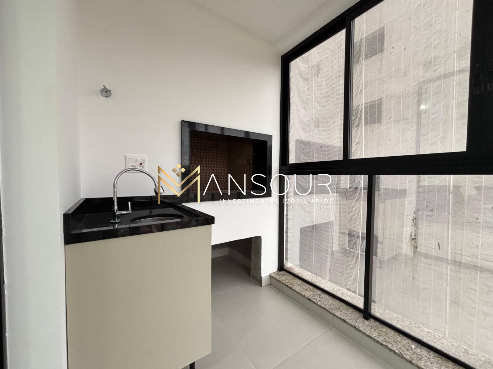 Apartamento 03 Dormitórios sendo 01 suíte e 02 Demi suíte