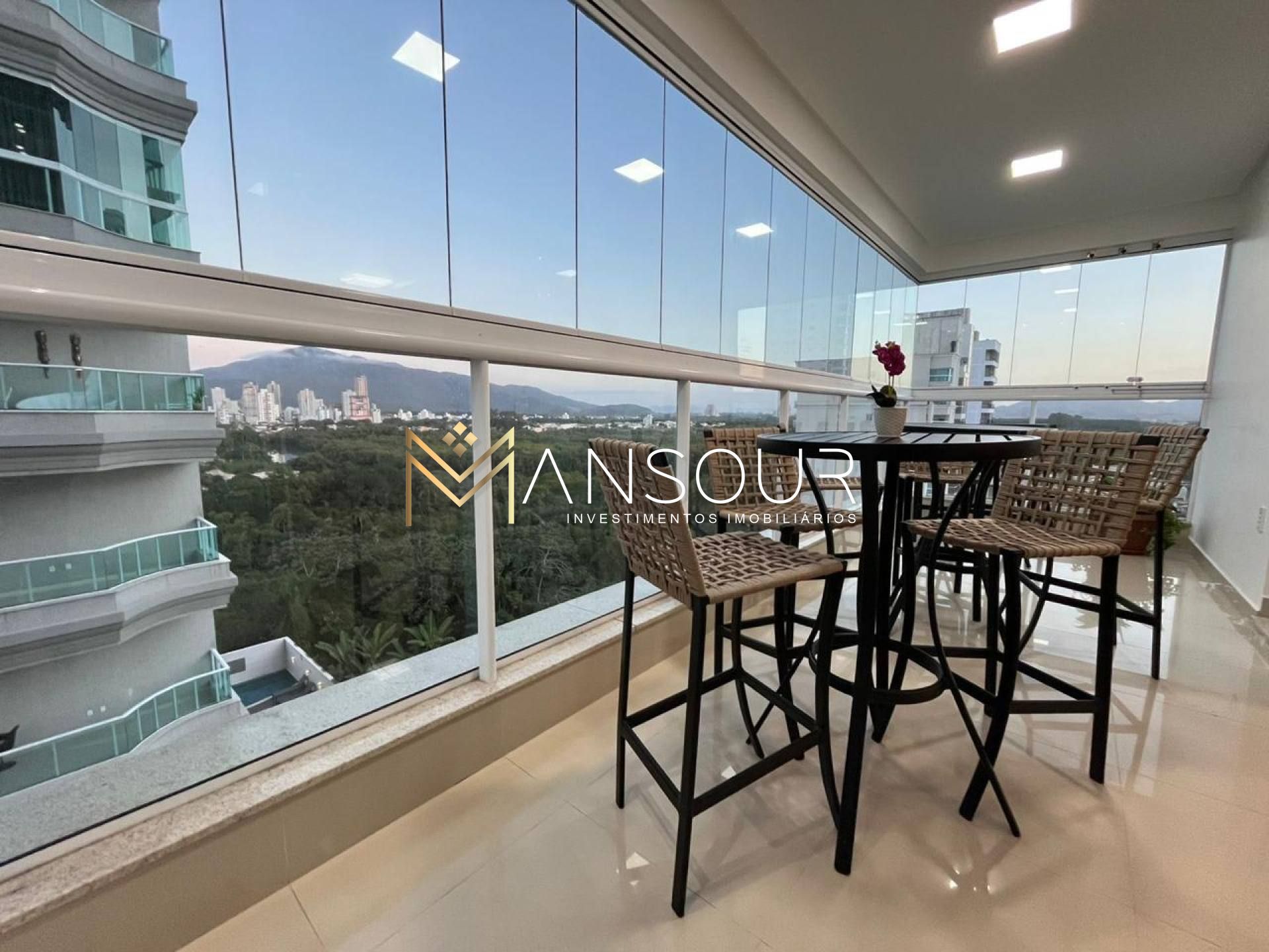 MOBILIADO Apartamento 04 suítes