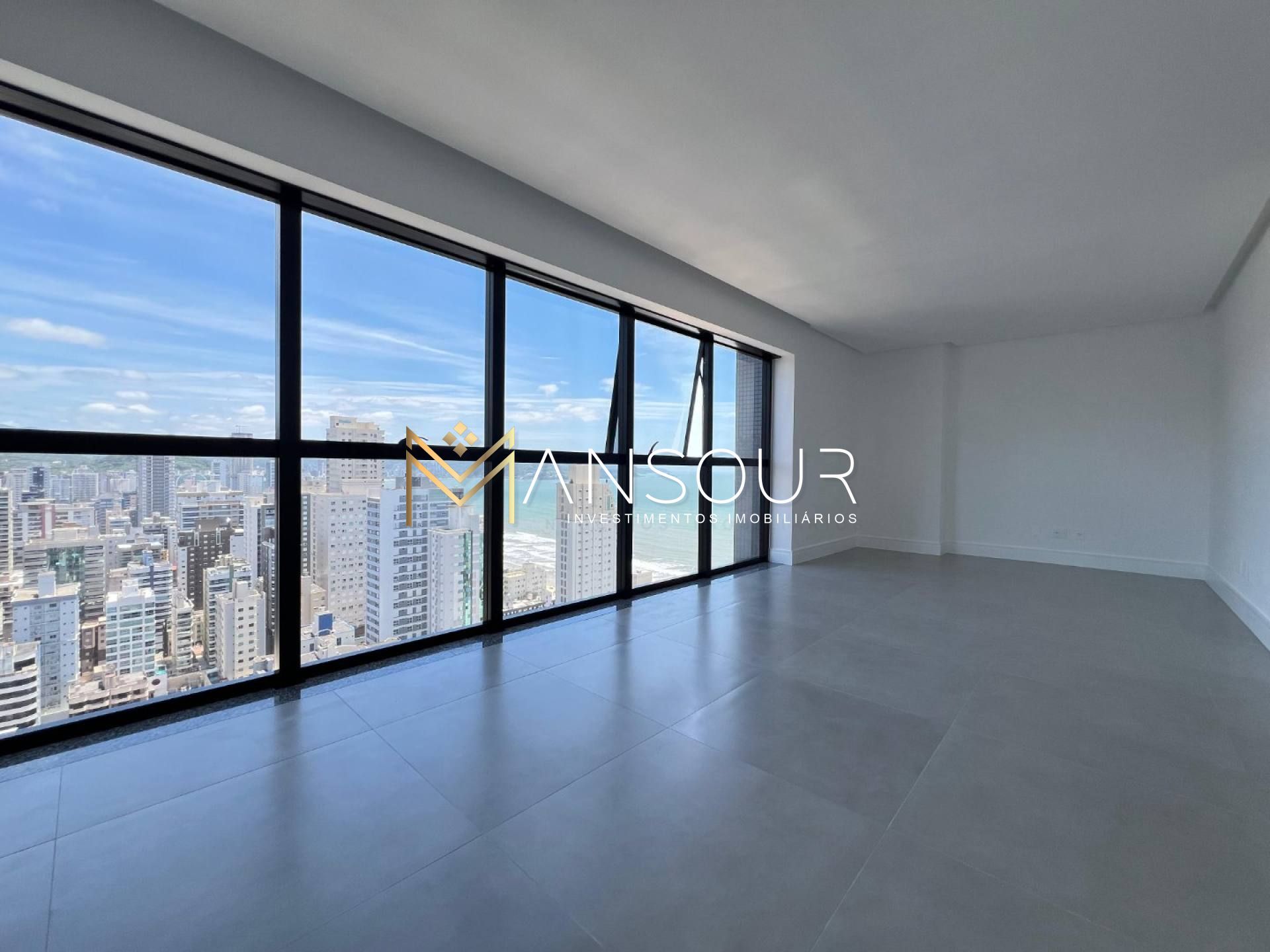 LUXUOSO Apartamento 04 suítes sendo 01 suíte master com hidromassagem