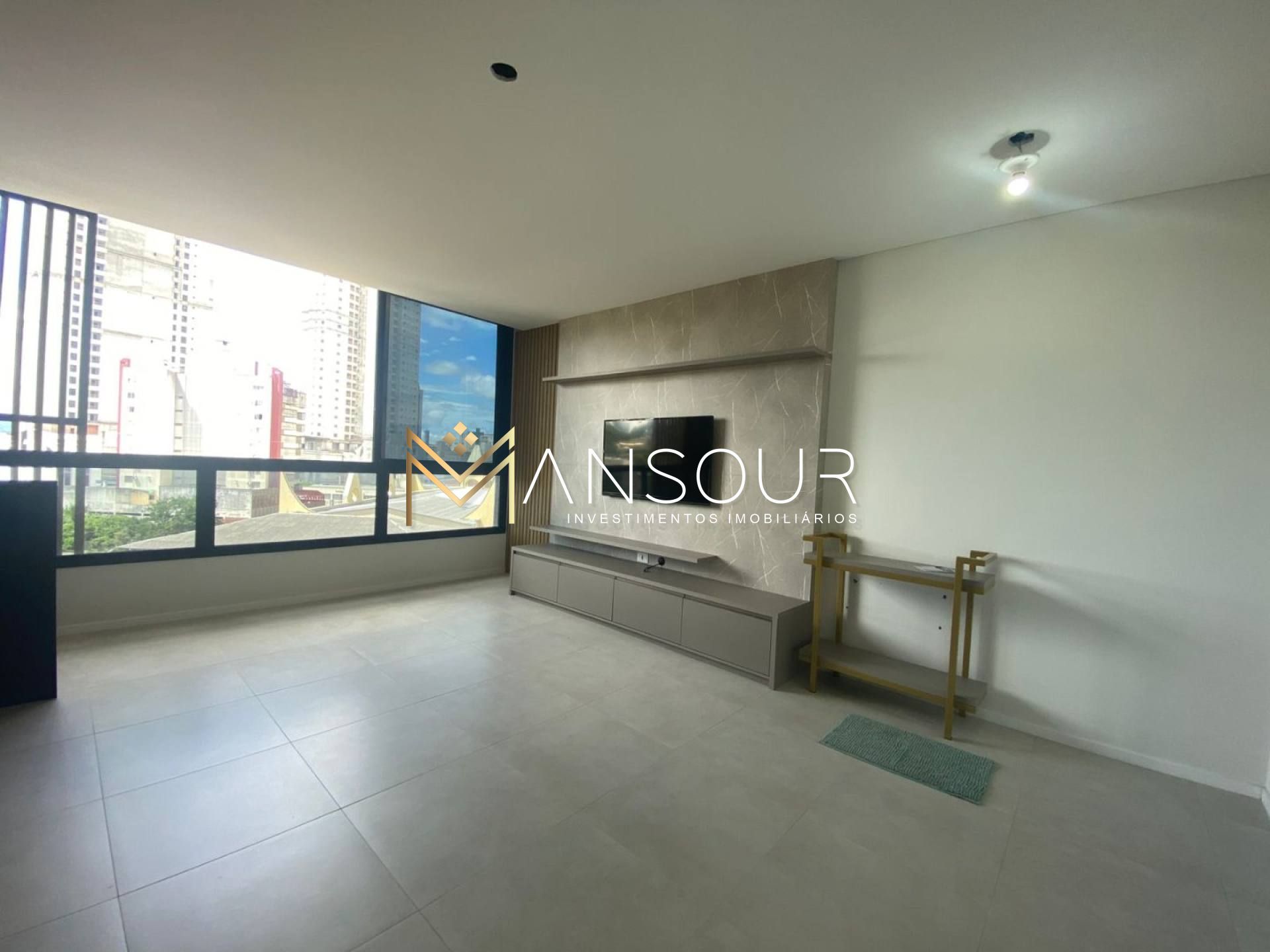 SEMI MOBILIADO Apartamento 03 suítes