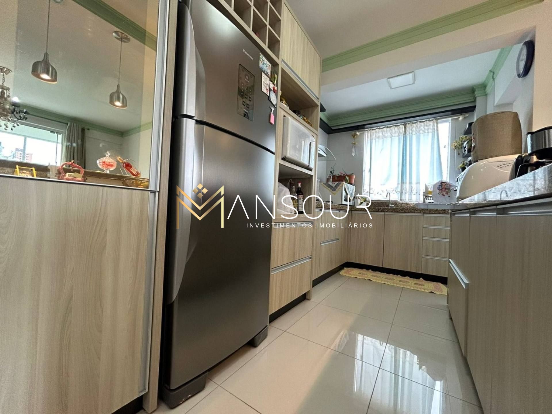 SEMI MOBILIADO  Apartamento 03 Dormitórios sendo 02 suítes