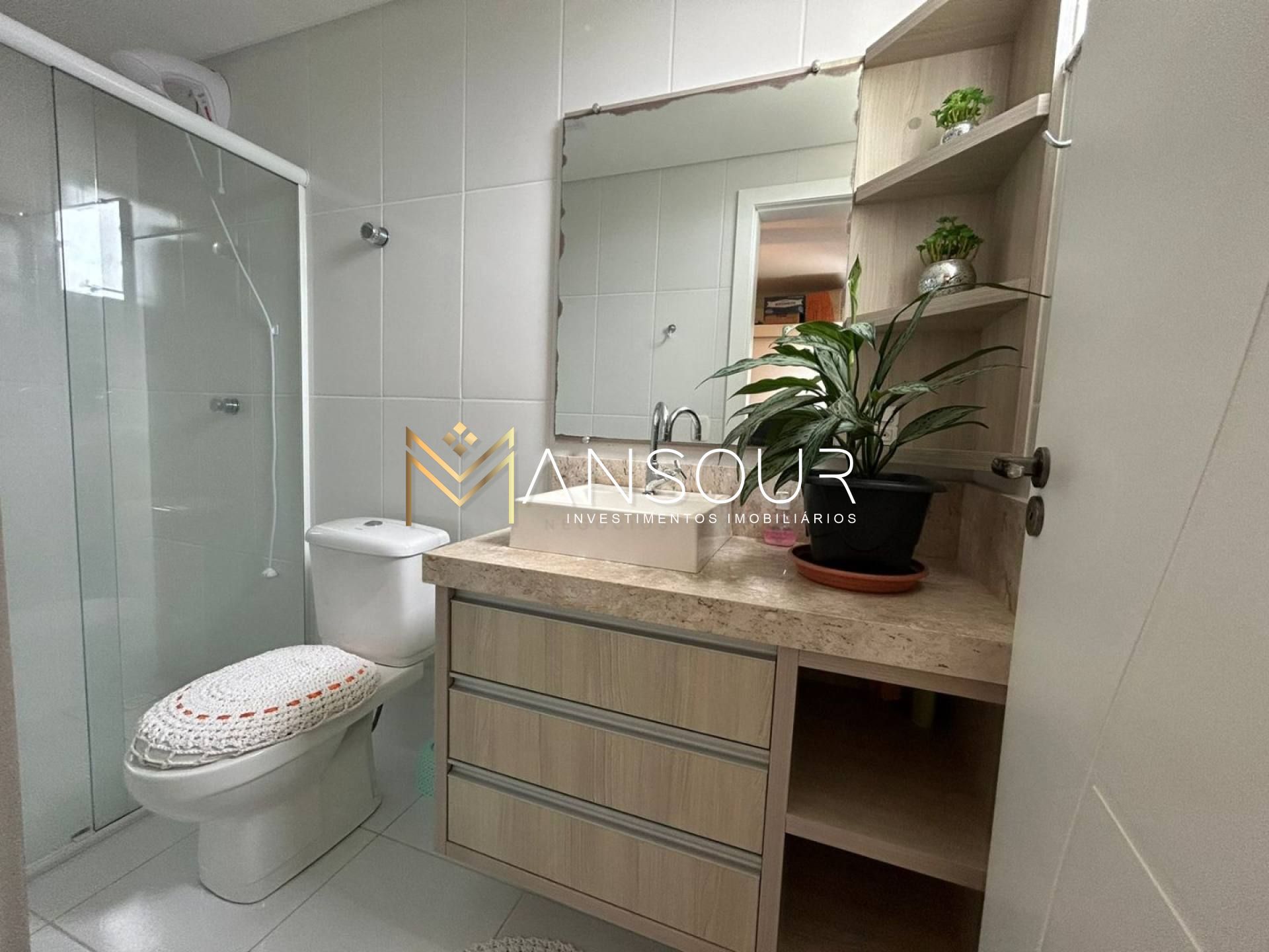 SEMI MOBILIADO  Apartamento 03 Dormitórios sendo 02 suítes