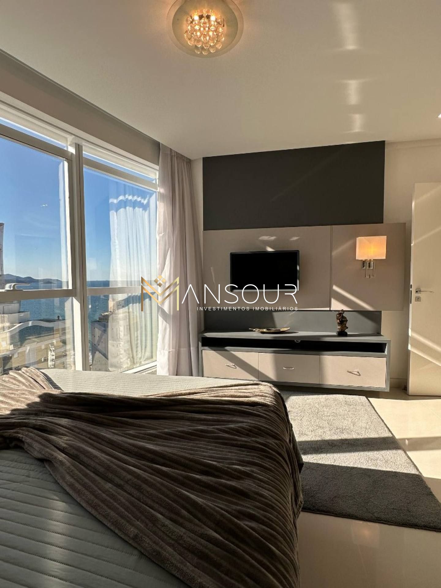 FINAMENTE MOBILIADO Apartamento 04 suítes sendo 01 suíte máster com hidromassagem vista mar