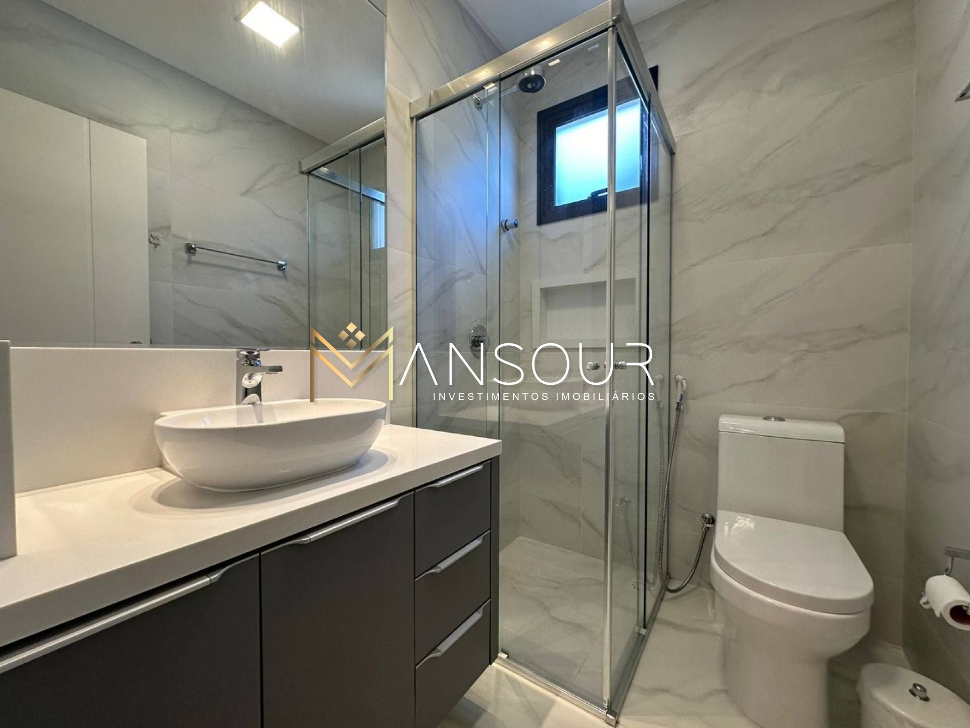 FINAMENTE MOBILIADO Apartamento 04 suítes