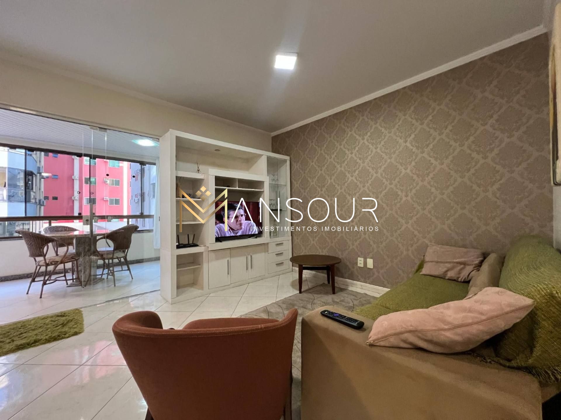 MOBILIADO Apartamento 03 Dormitórios sendo 01 suíte
