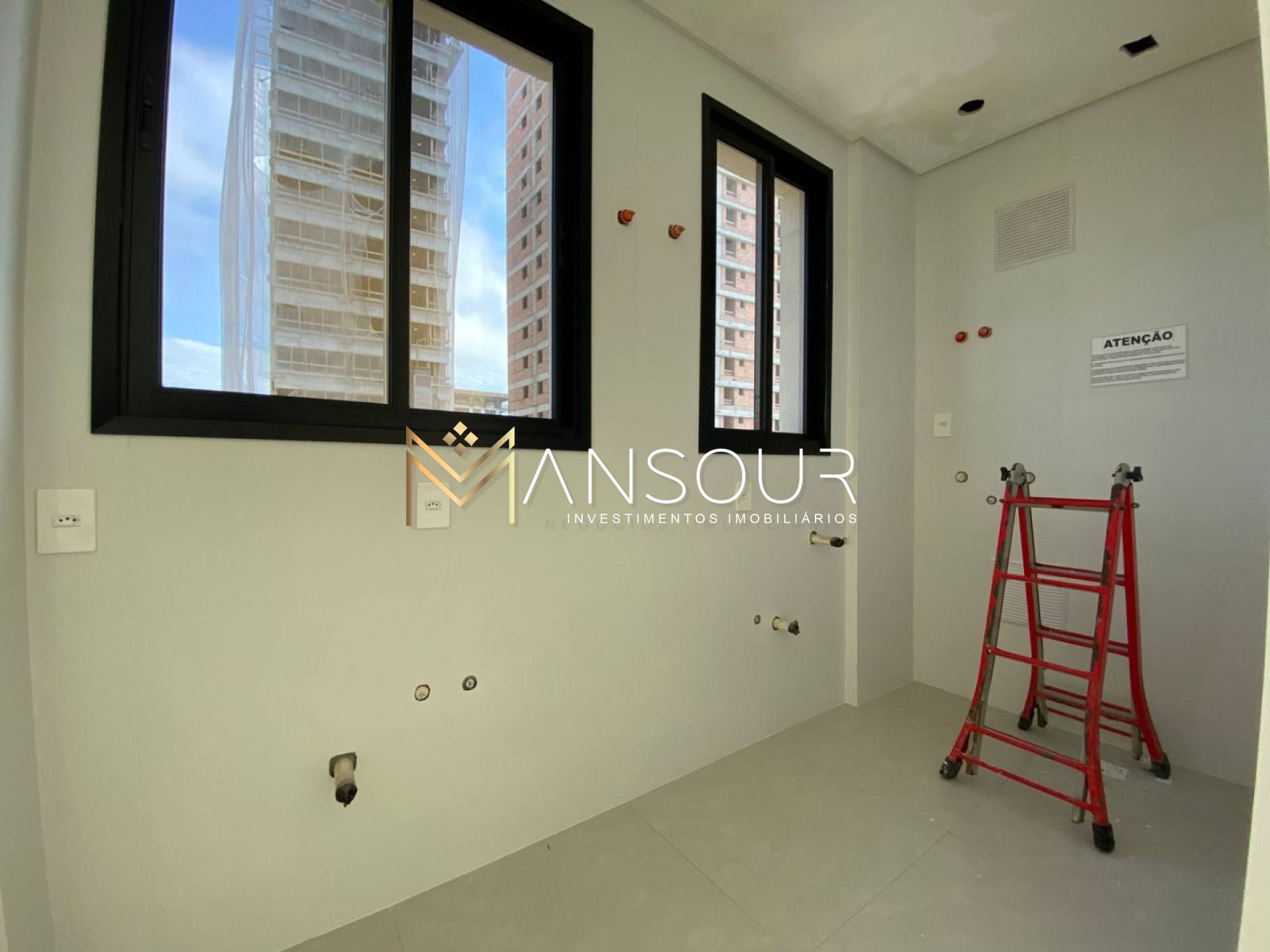 ALTA PADRÃO DE ACABAMENTO Apartamento 03 suítes