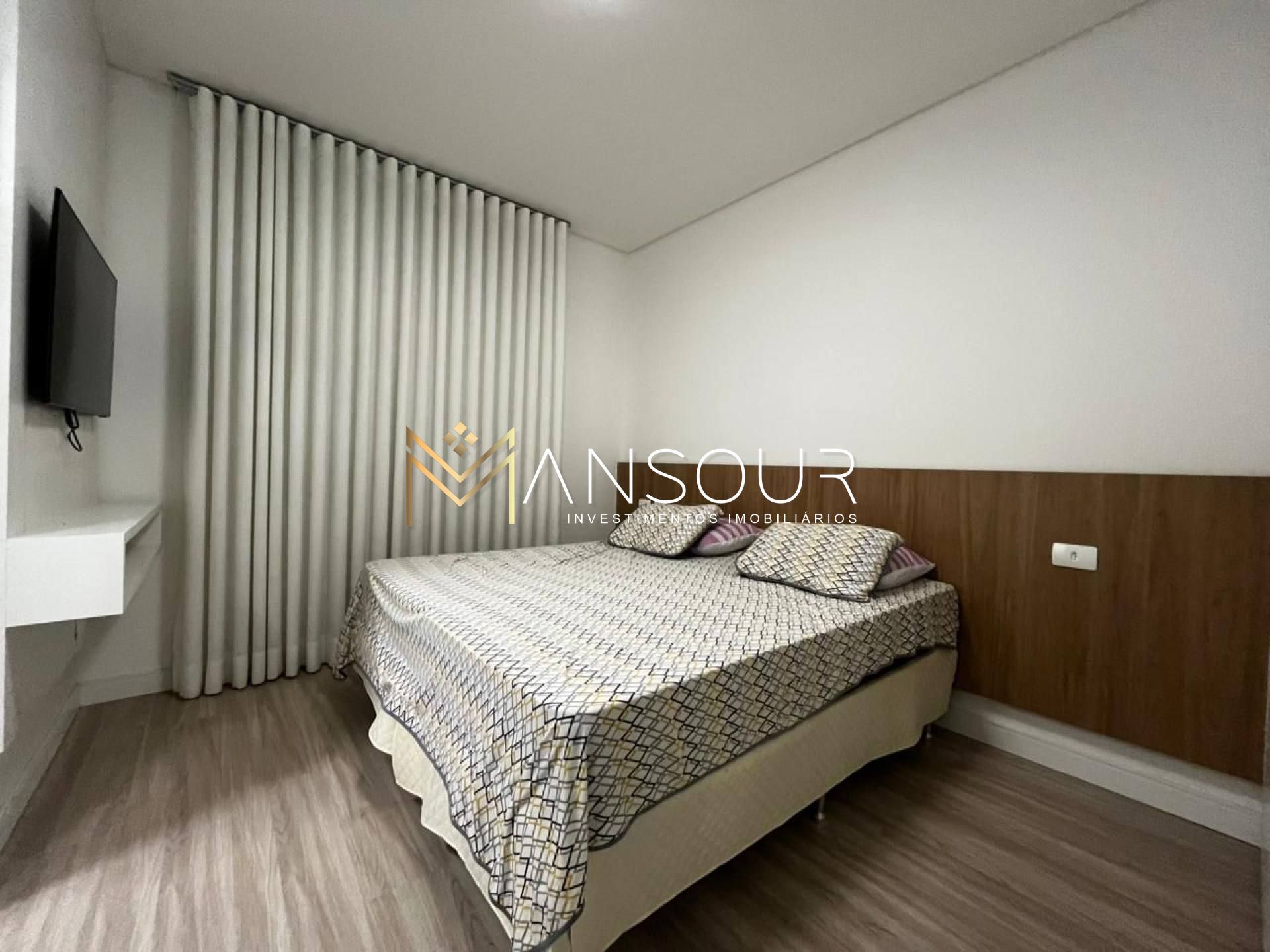 FINAMENTE MOBILIADO Apartamento 04 Dormitórios sendo 02 suítes