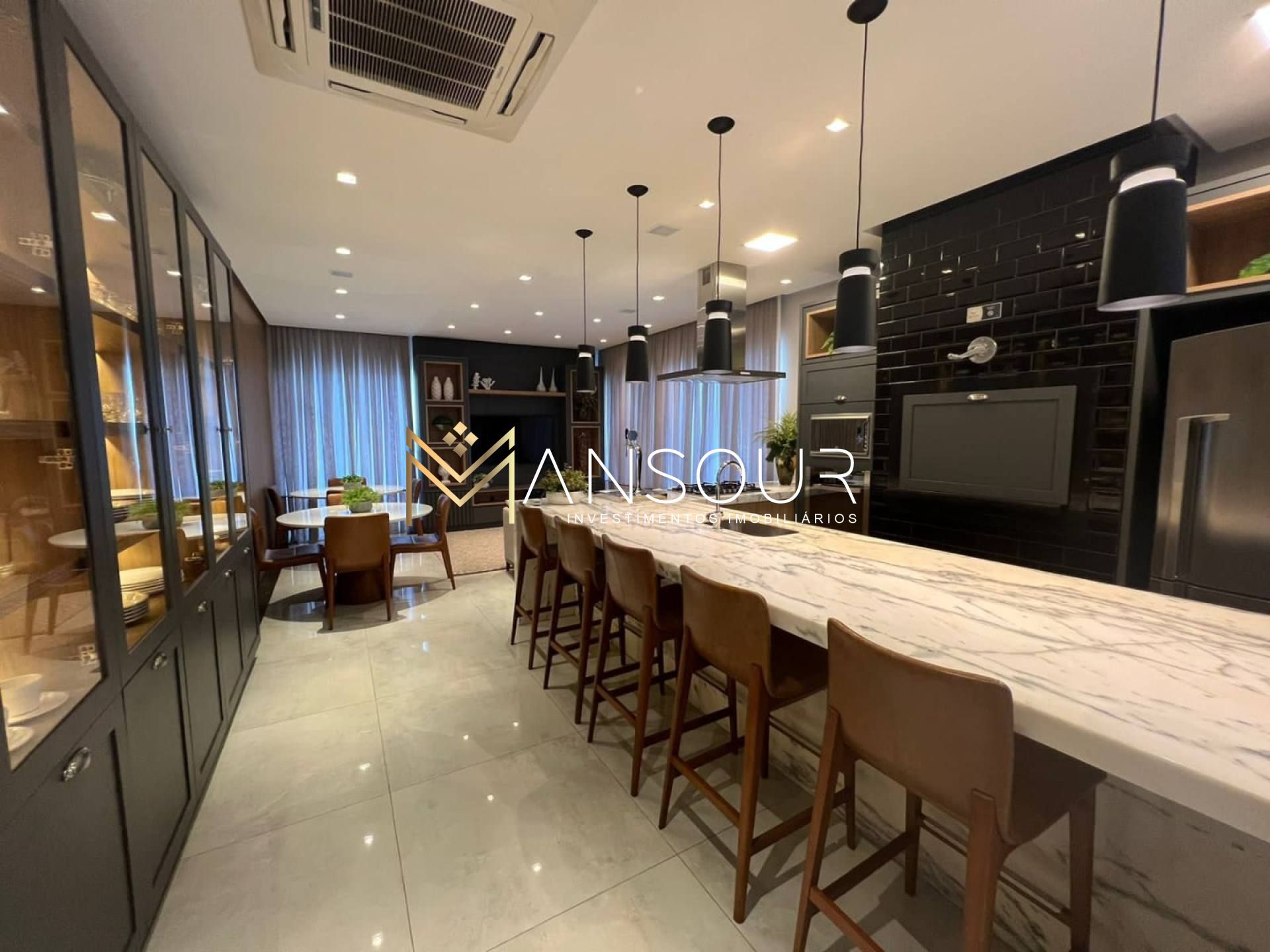 FINAMENTE MOBILIADO Apartamento 03 suítes
