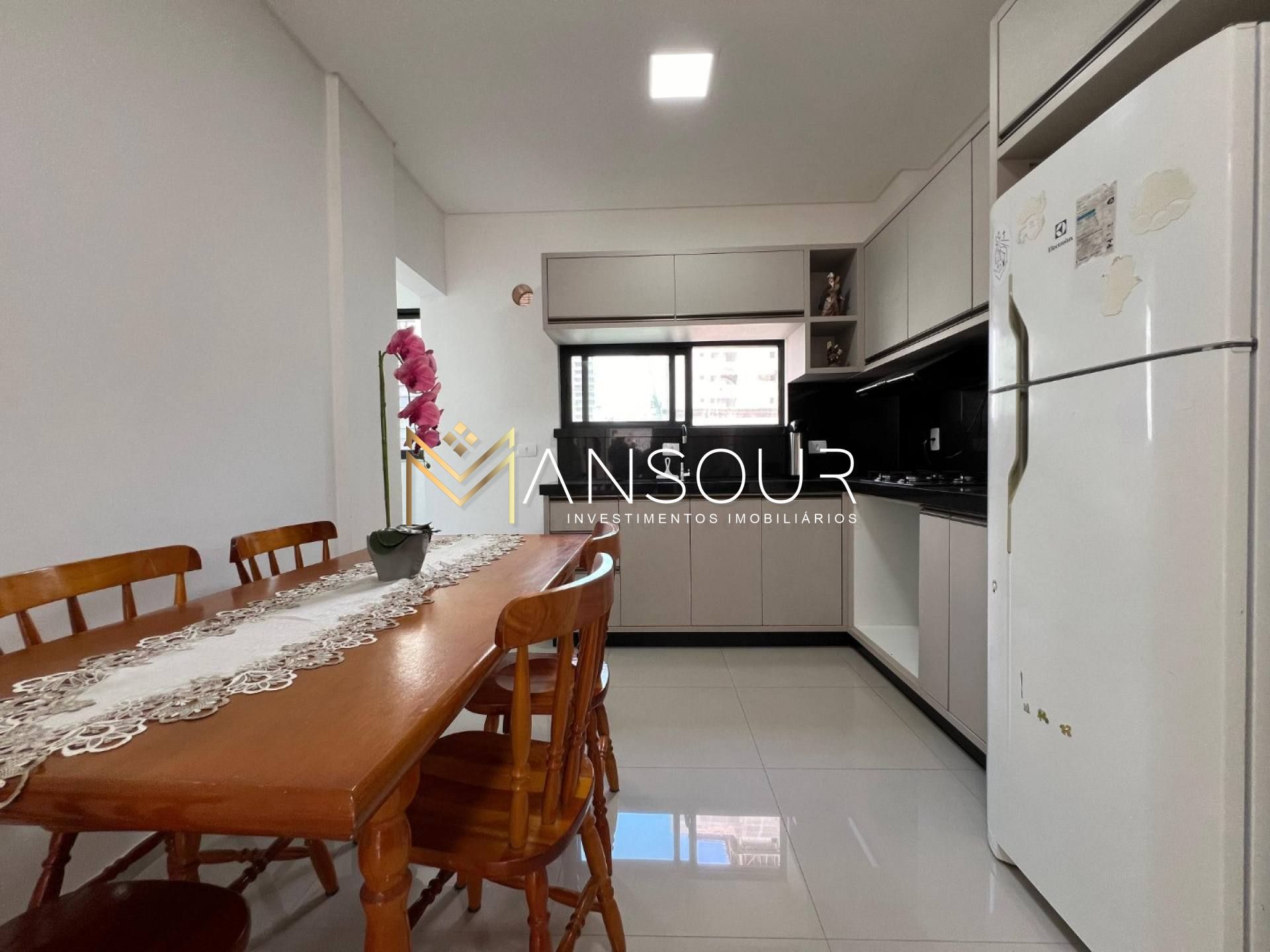 MOBILIADO Apartamento 02 suítes
