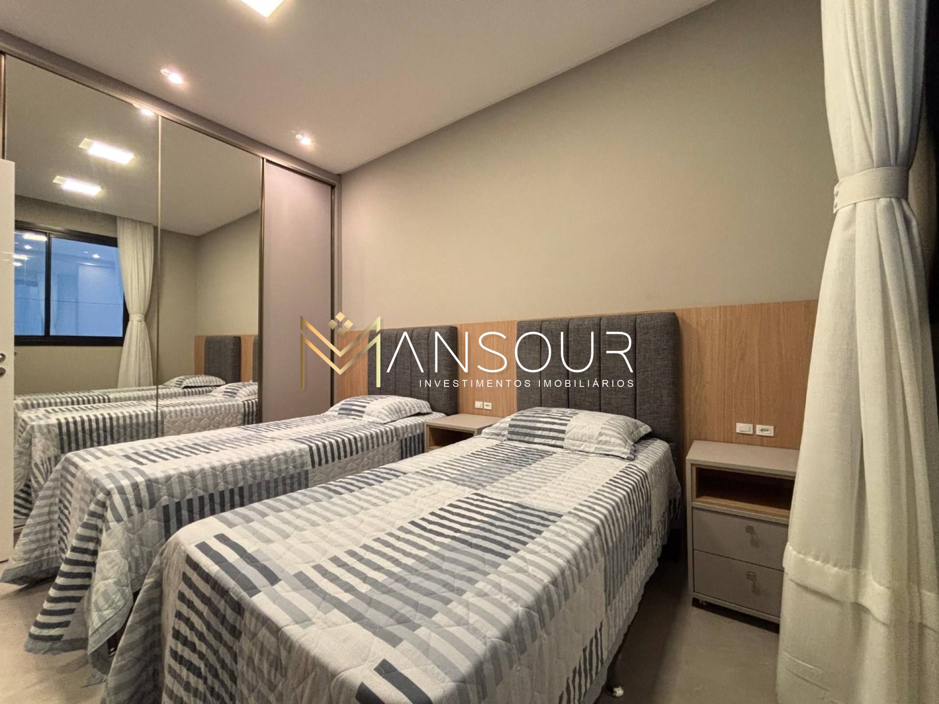 Apartamento Para Vender com 3 quartos 3 suítes no bairro Pereque em Porto Belo