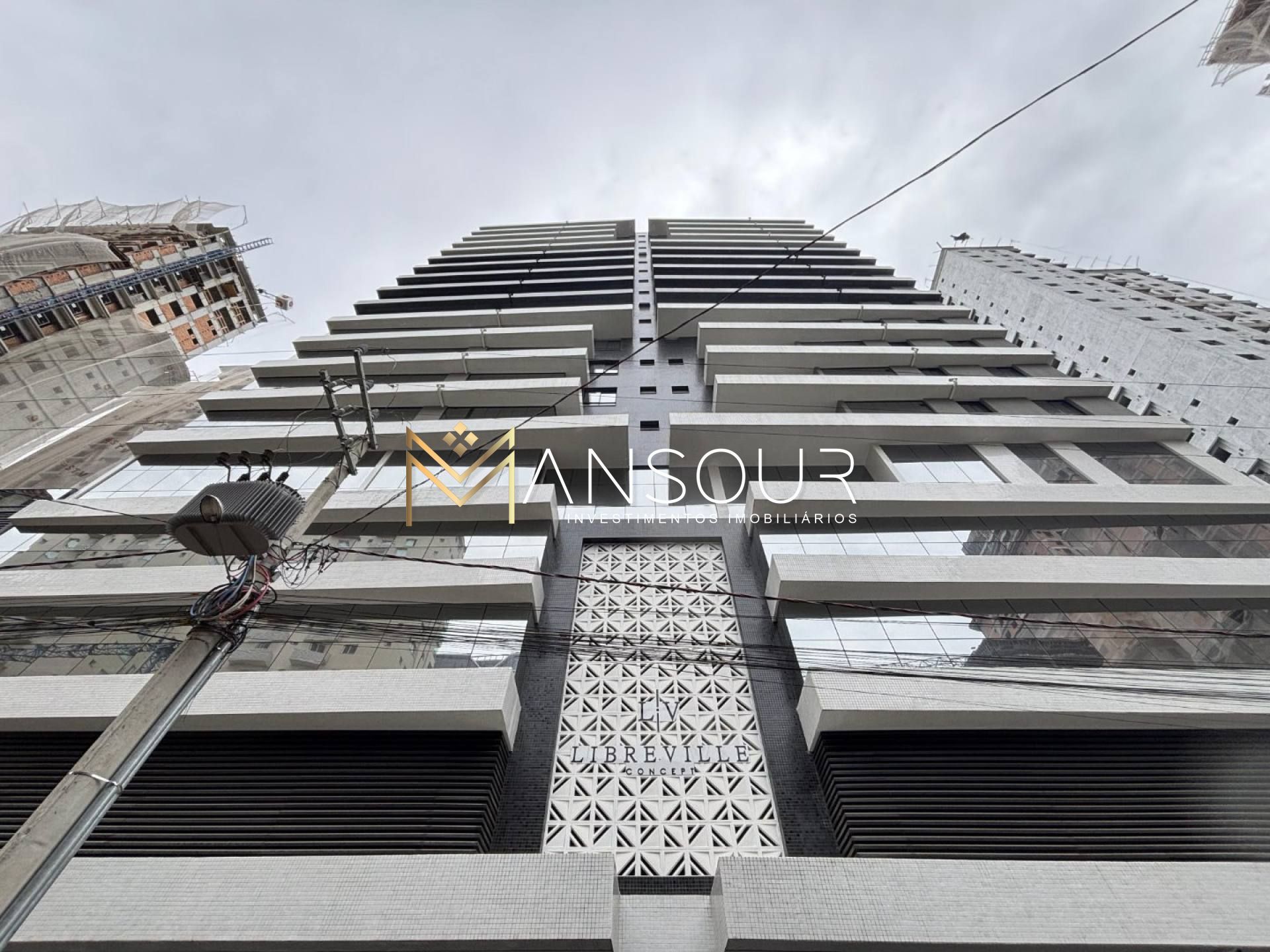 Apartamento Para Vender com 3 quartos 3 suítes no bairro Pereque em Porto Belo