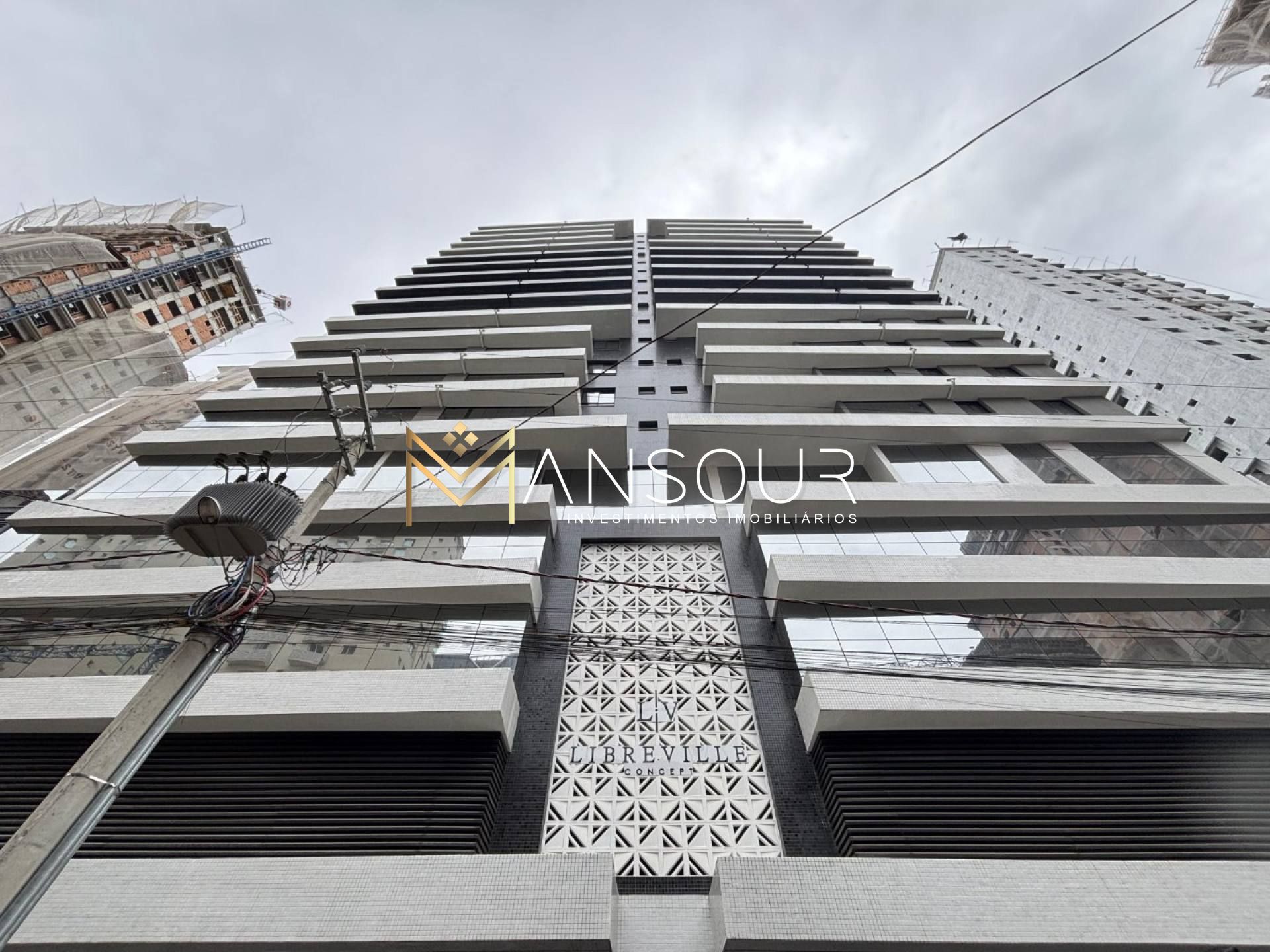 Apartamento Para Vender com 03 quartos 03 suítes no bairro Perequê em Porto Belo
