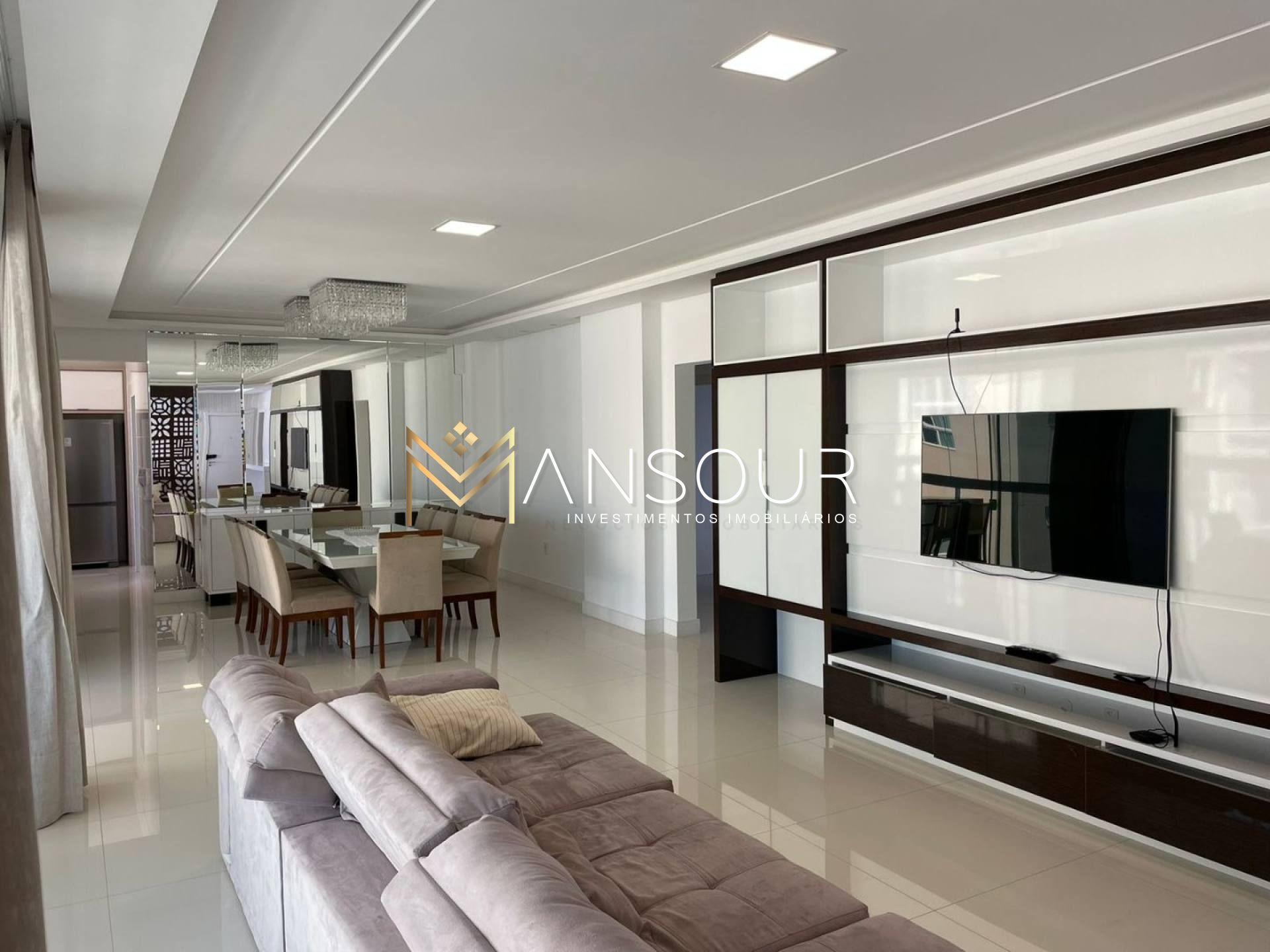 Apartamento Para Vender com 04 quartos 04 suítes no bairro Meia Praia em Itapema