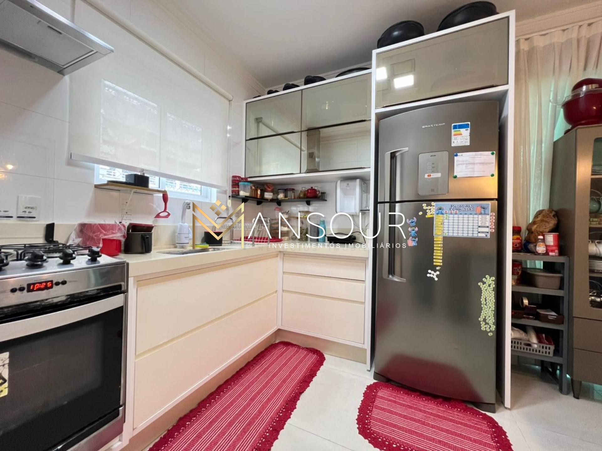 Apartamento Para Vender com 03 quartos 03 suítes no bairro Meia Praia em Itapema