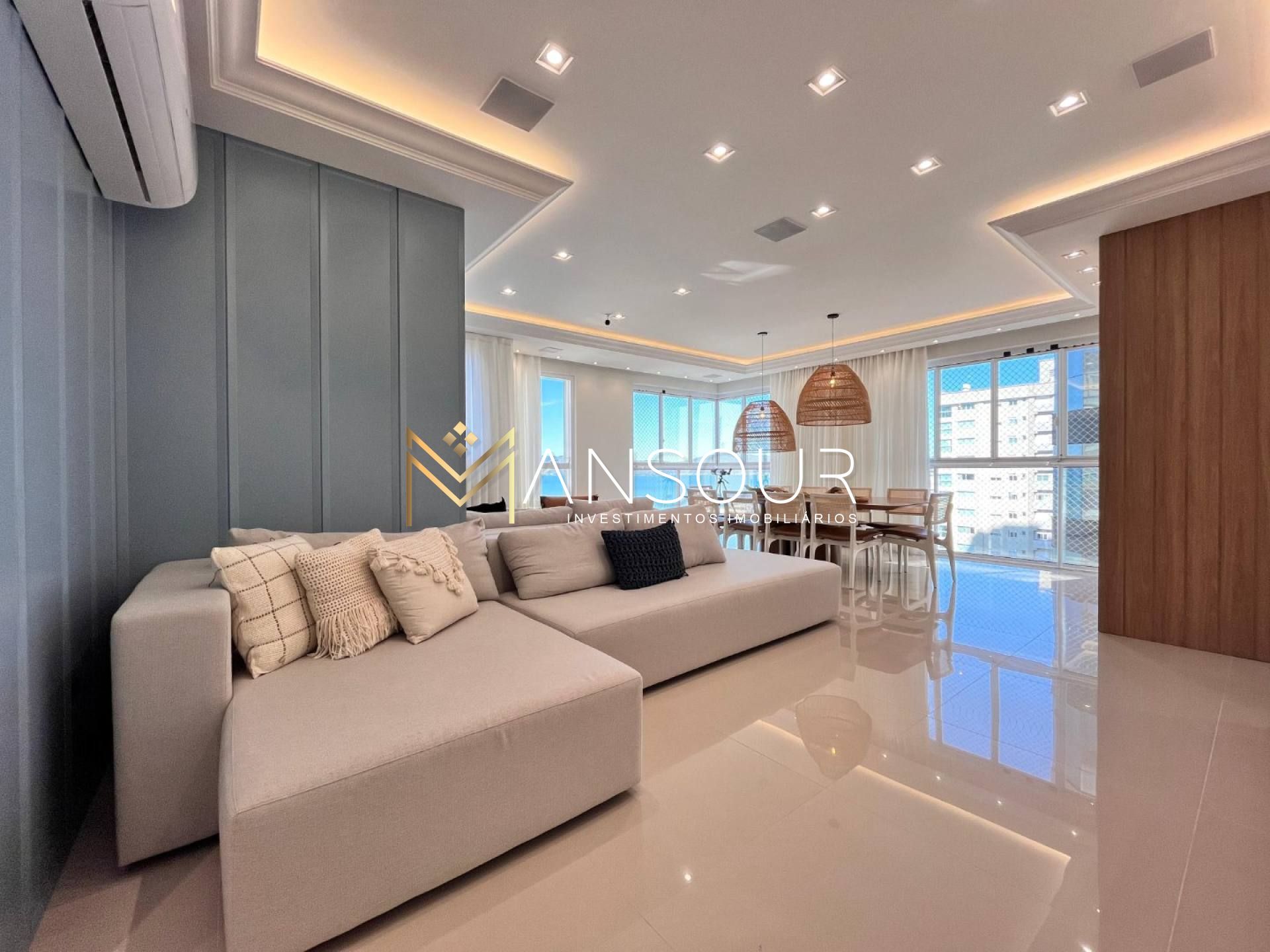 Apartamento Para Vender com 04 quartos 04 suítes no bairro Meia Praia em Itapema