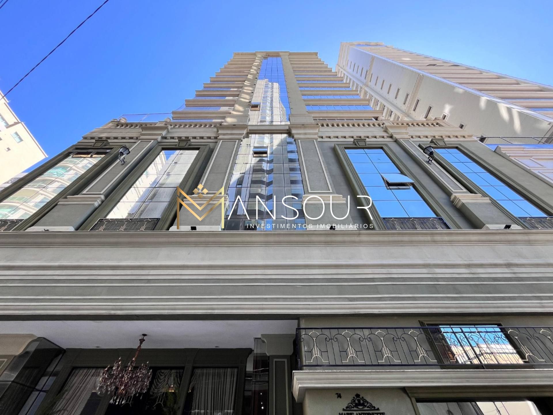 Apartamento Para Vender com 04 quartos 04 suítes no bairro Meia Praia em Itapema