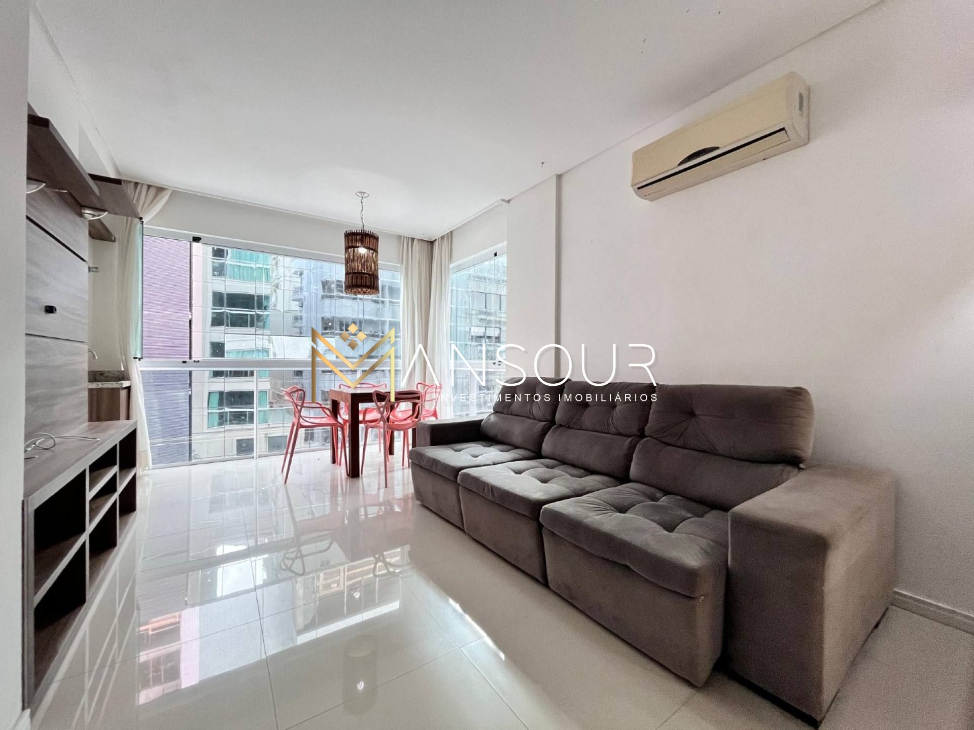 Apartamento Para Vender com 02 quartos 01 suítes no bairro Meia Praia em Itapema