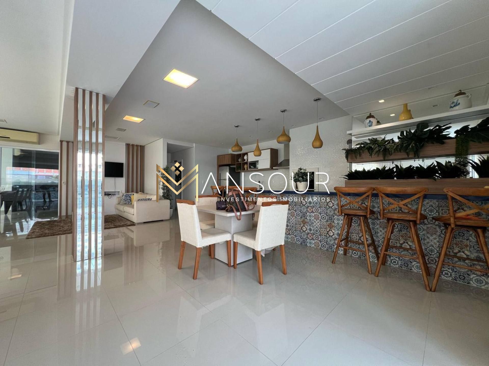 Apartamento Para Vender com 03 quartos 01 suítes no bairro Meia Praia em Itapema