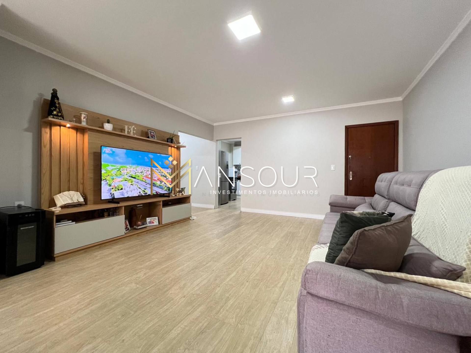 Apartamento Para Vender com 04 quartos 02 suítes no bairro Meia Praia em Itapema