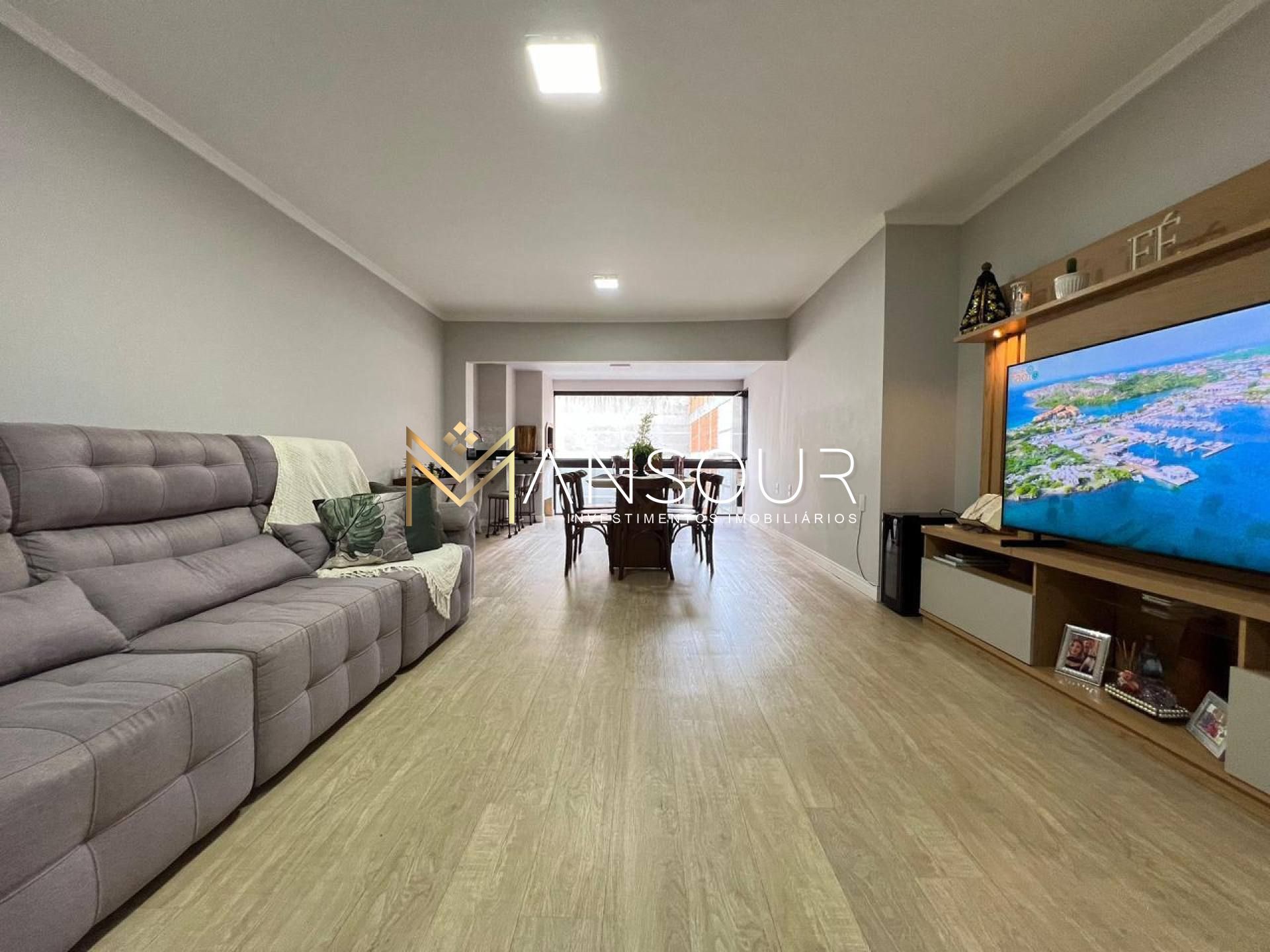 Apartamento Para Vender com 04 quartos 02 suítes no bairro Meia Praia em Itapema