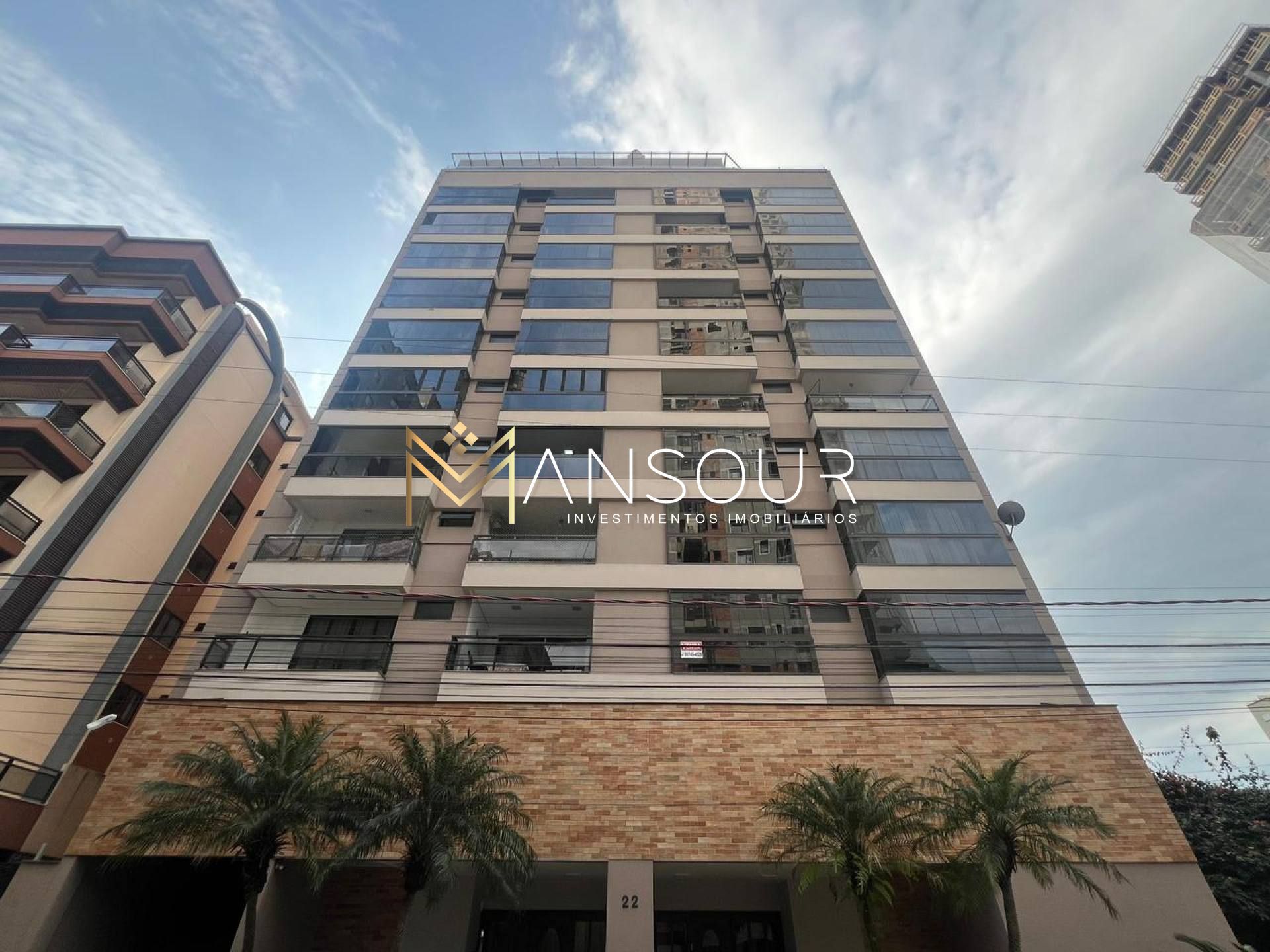 Apartamento Para Vender com 04 quartos 02 suítes no bairro Meia Praia em Itapema