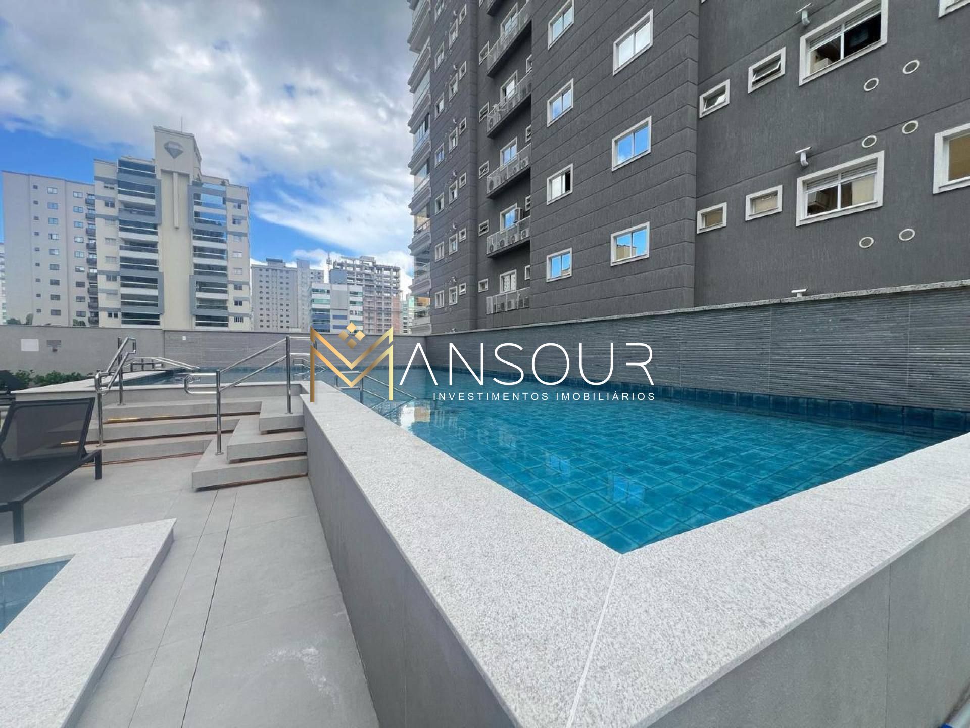 Apartamento Para Vender com 3 quartos 03 suítes no bairro Meia Praia em Itapema [DUPLICADO]