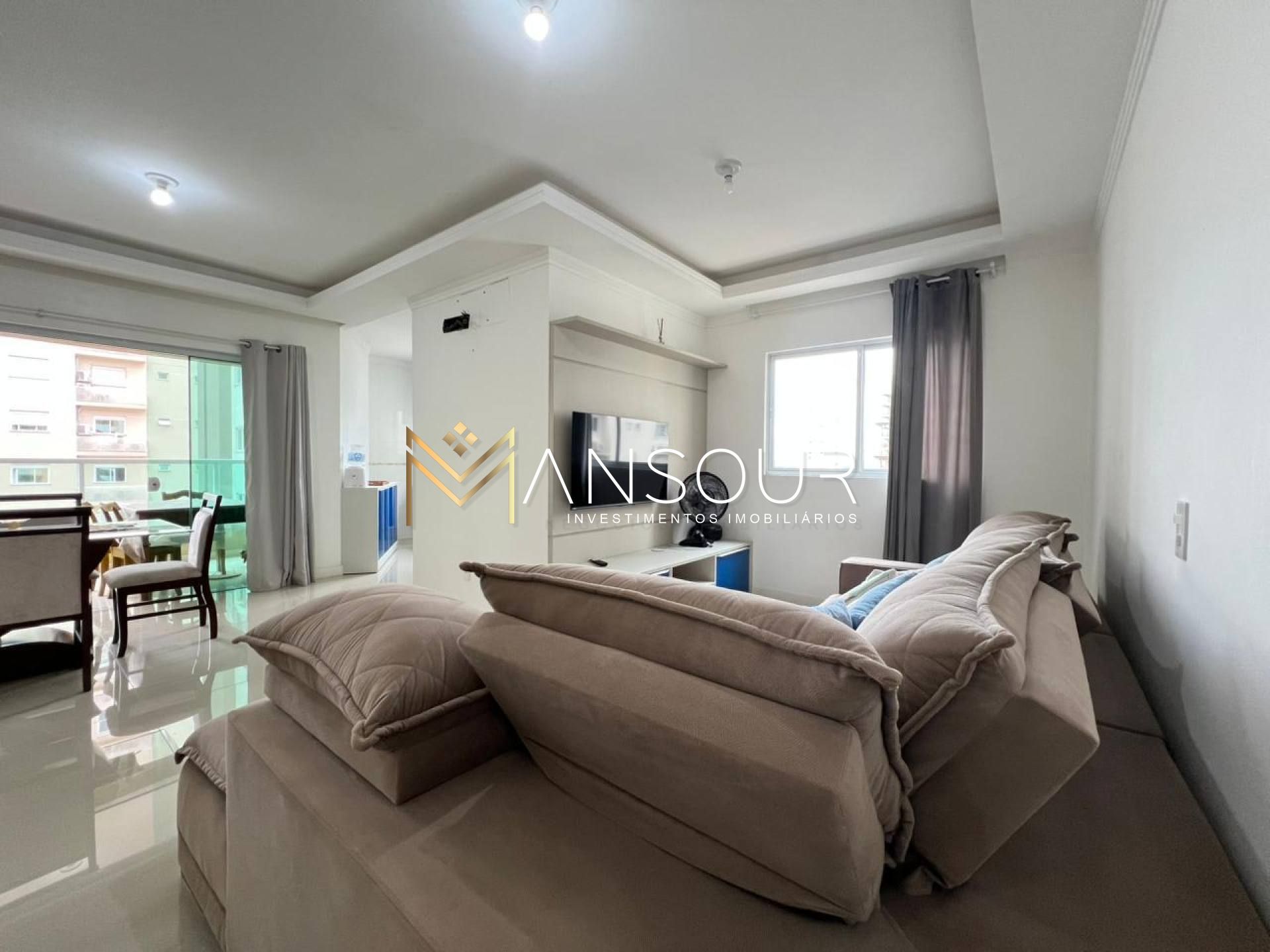 Apartamento Para Vender com 03 quartos 02 suítes no bairro Meia Praia em Itapema