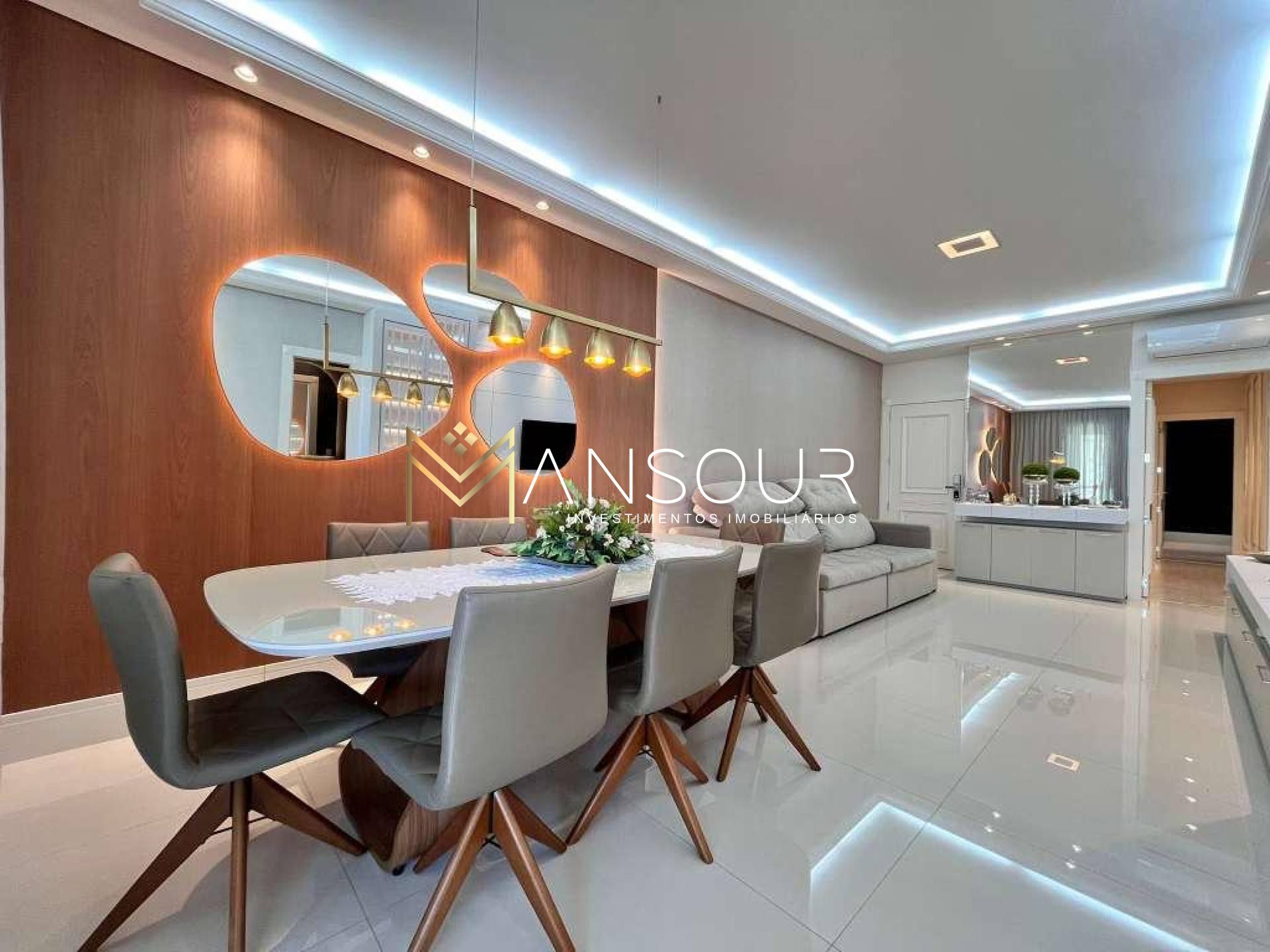 Apartamento Para Vender com 3 quartos 03 suítes no bairro Centro em Itapema