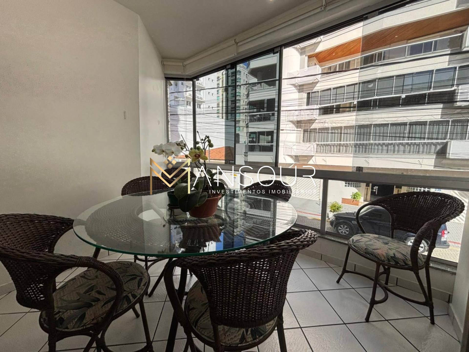 Apartamento Para Vender com 04 quartos 01 suítes no bairro Meia Praia em Itapema