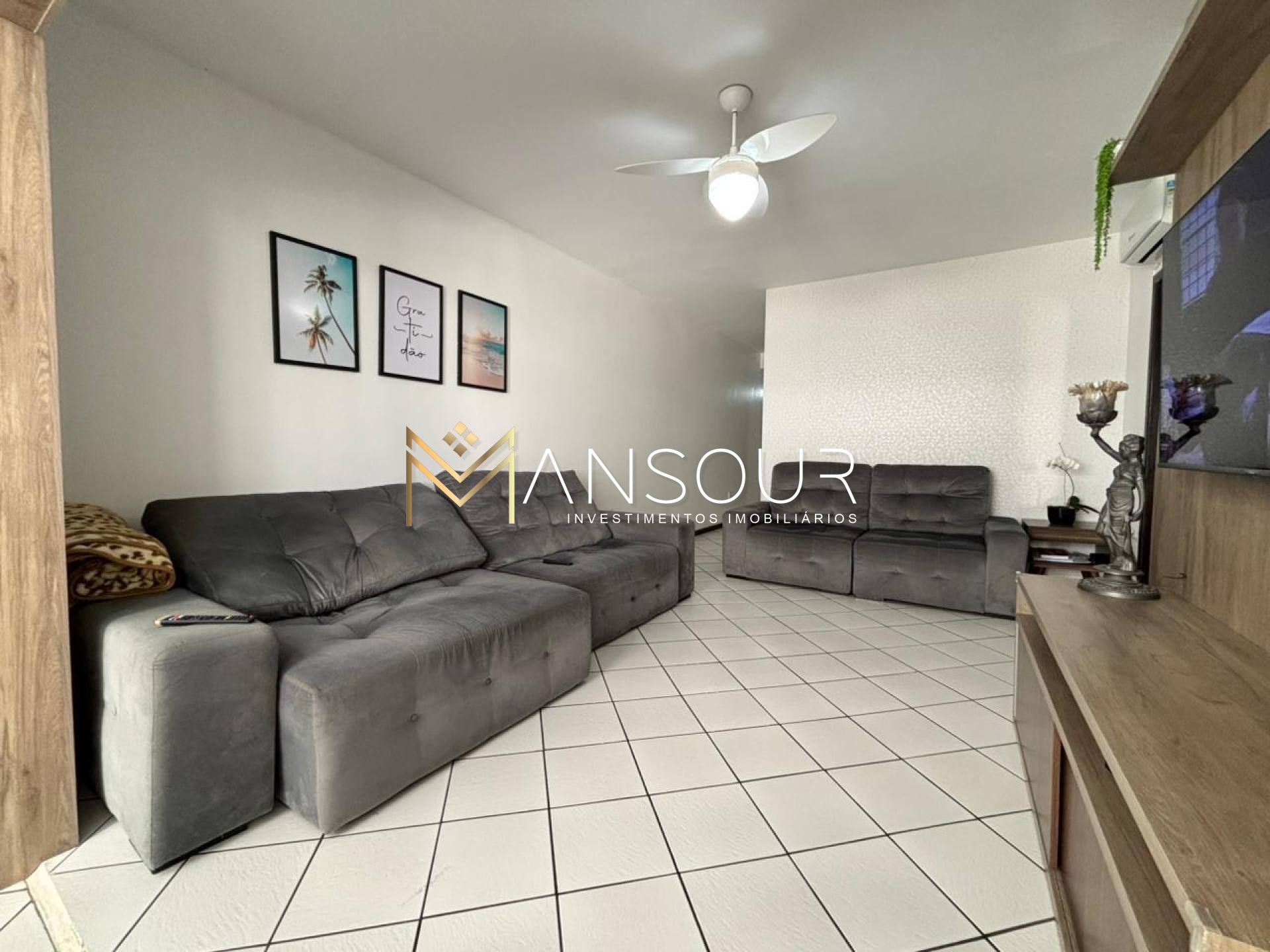 Apartamento Para Vender com 04 quartos 01 suítes no bairro Meia Praia em Itapema