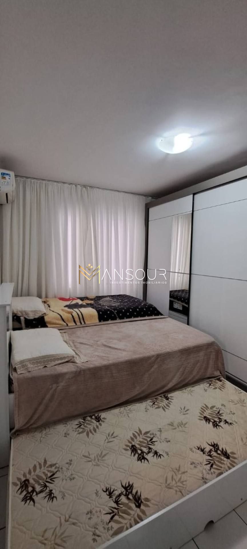 Apartamento Para Vender com 02 quartos 01 suítes no bairro Meia Praia em Itapema