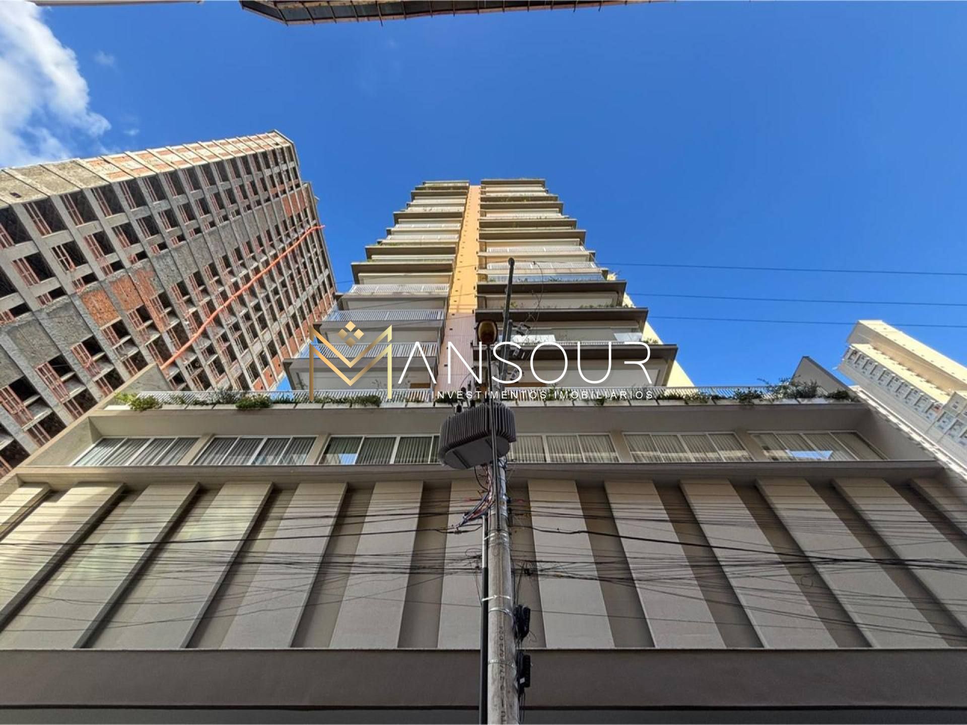 Apartamento Para Vender com 03 quartos 03 suítes no bairro Centro em Itapema