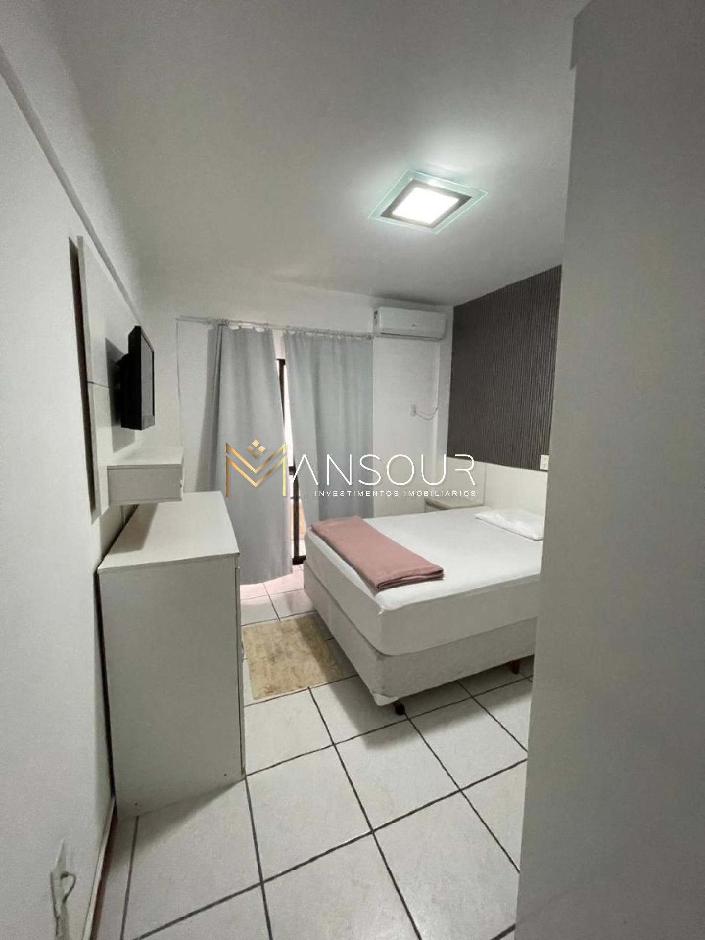 Apartamento Para Vender com 03 quartos 01 suítes no bairro Meia Praia em Itapema