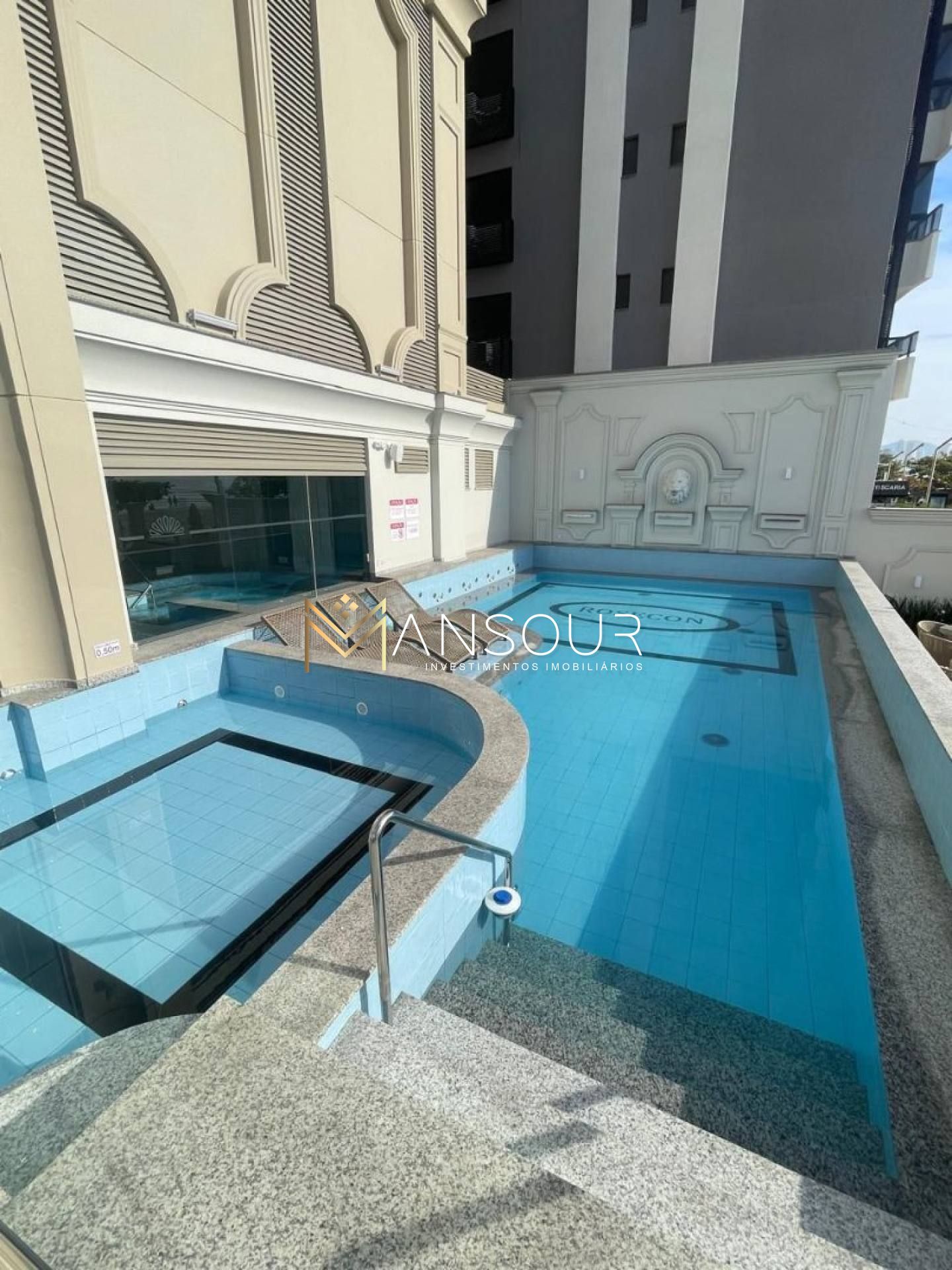 Apartamento Para Vender com 03 quartos 03 suítes no bairro Meia Praia em Itapema